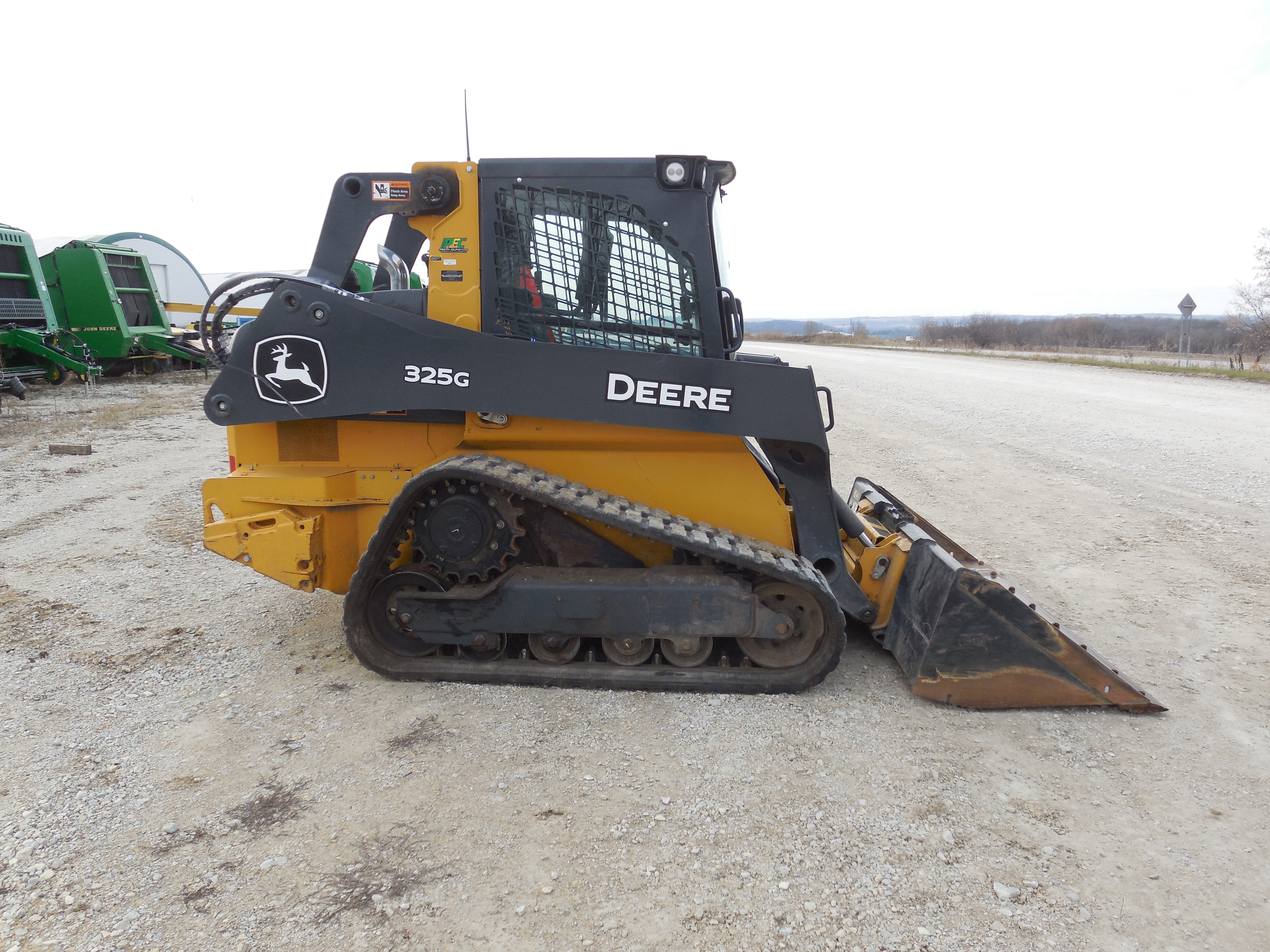 2022 John Deere 325G - Photo 5