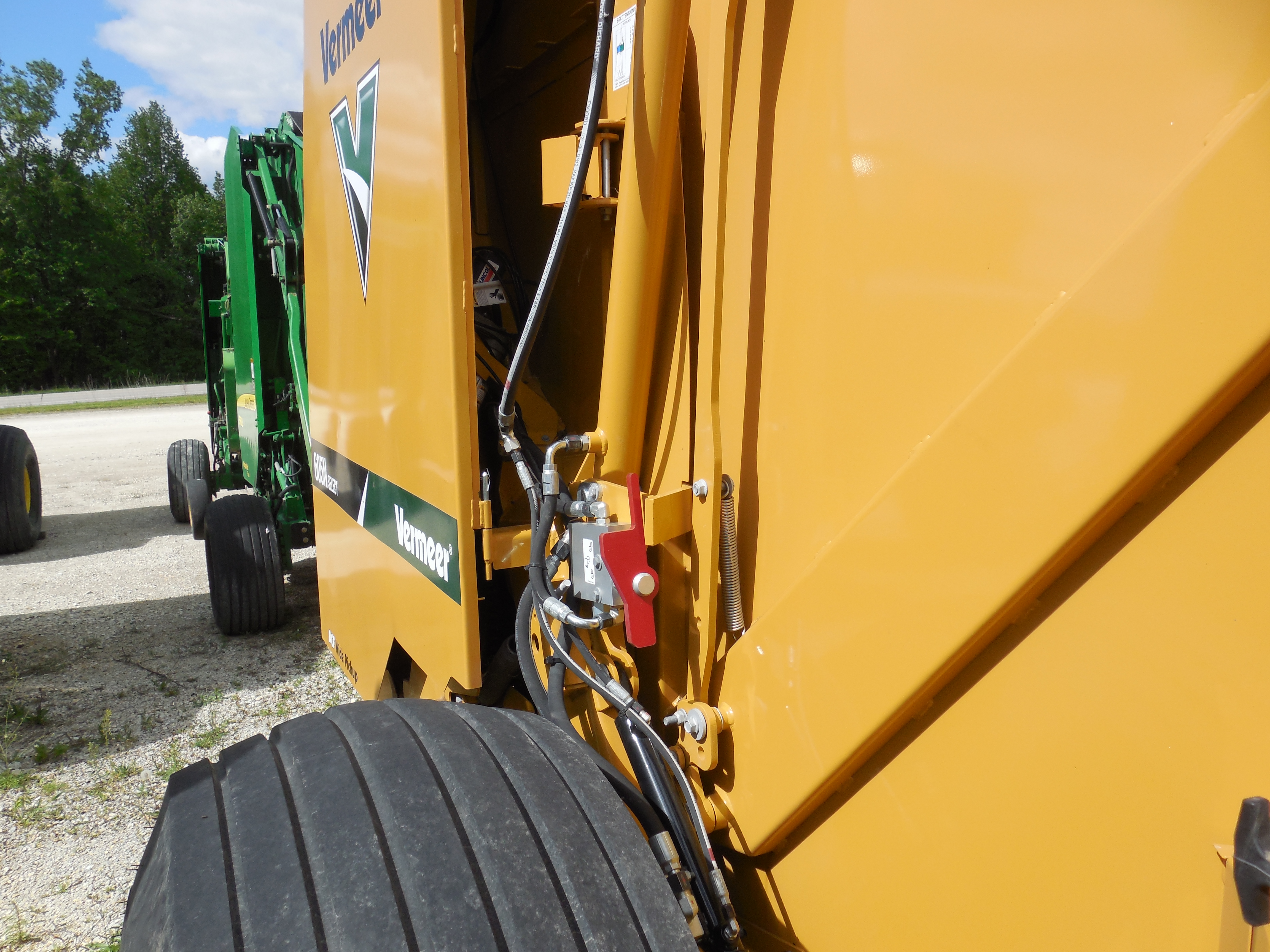 2023 Vermeer 605N - Photo 9