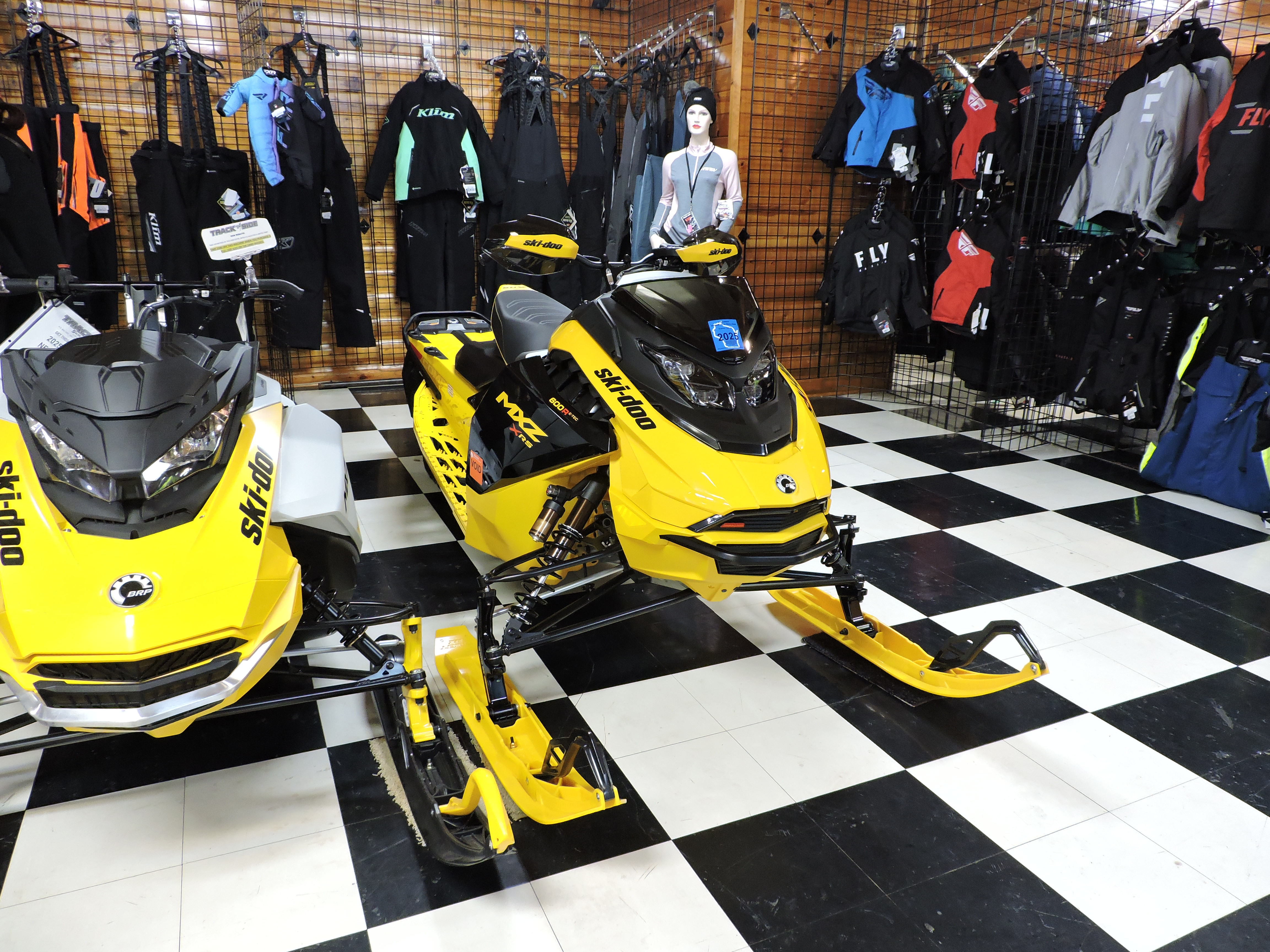 Inventory Unit Detail Track Side Eagle River, WI 715-479-2200