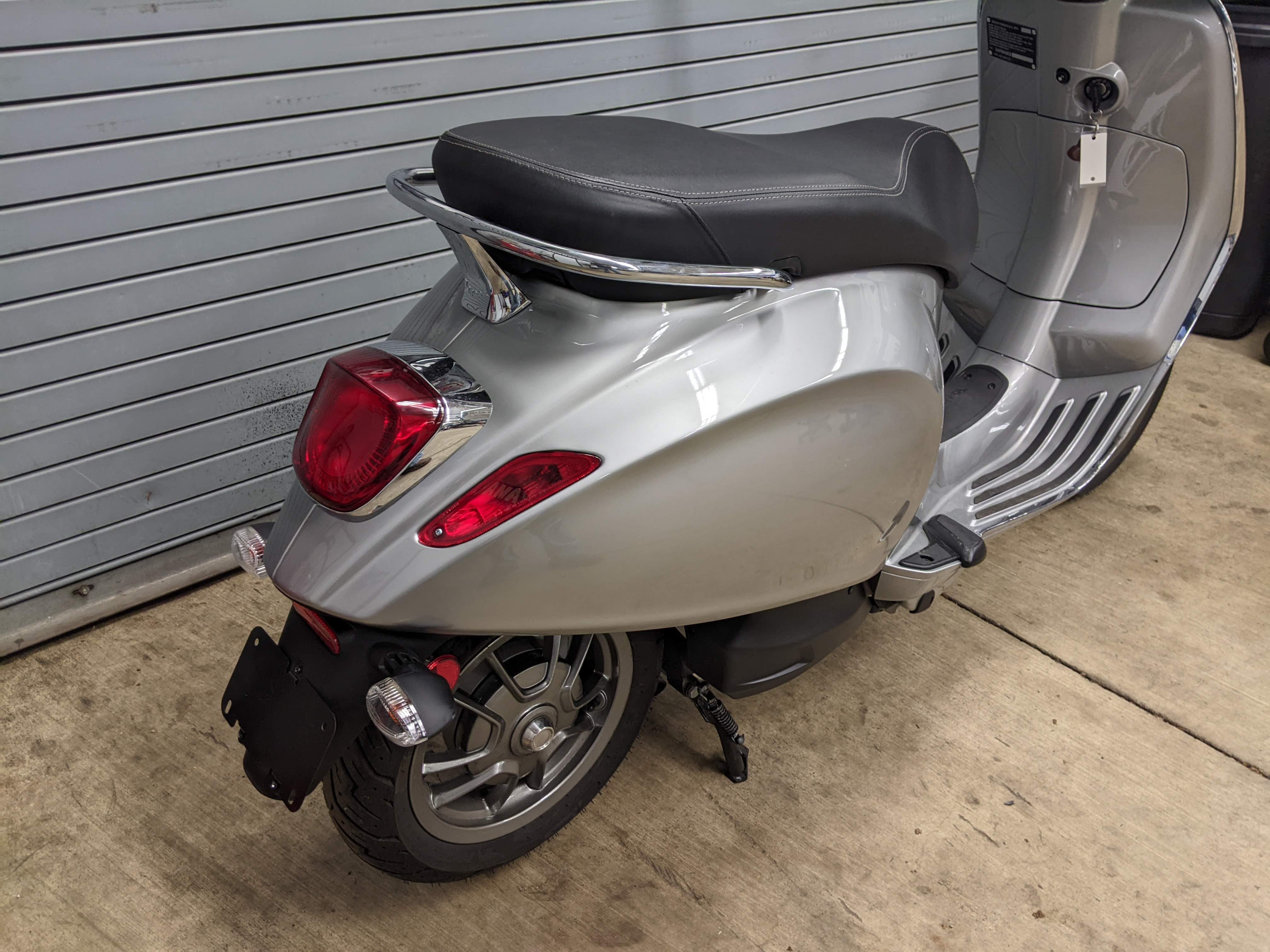 2022 Vespa Elettrica 45 - Photo 2