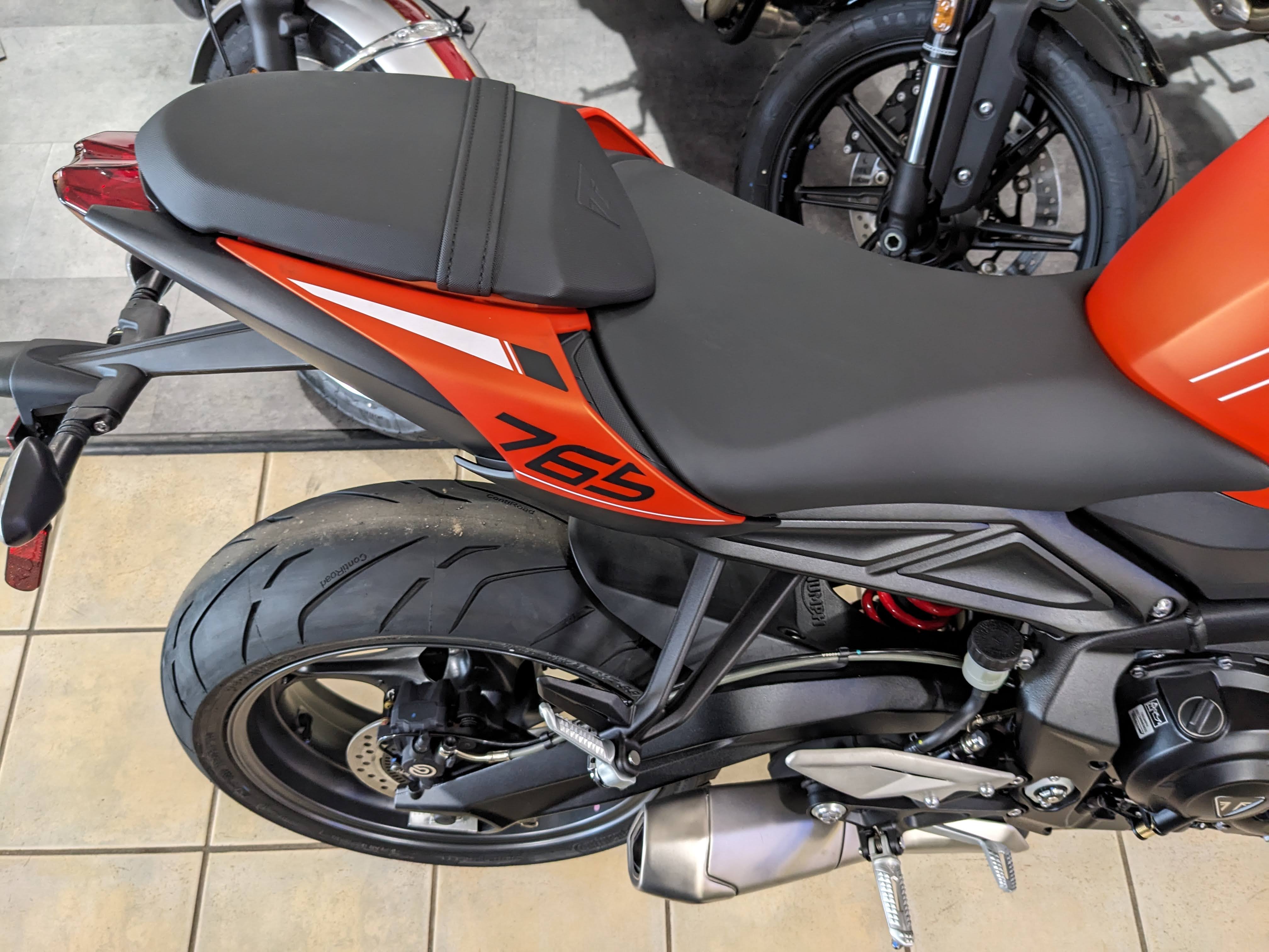 2025 Triumph Street Triple 765 R - Photo 3