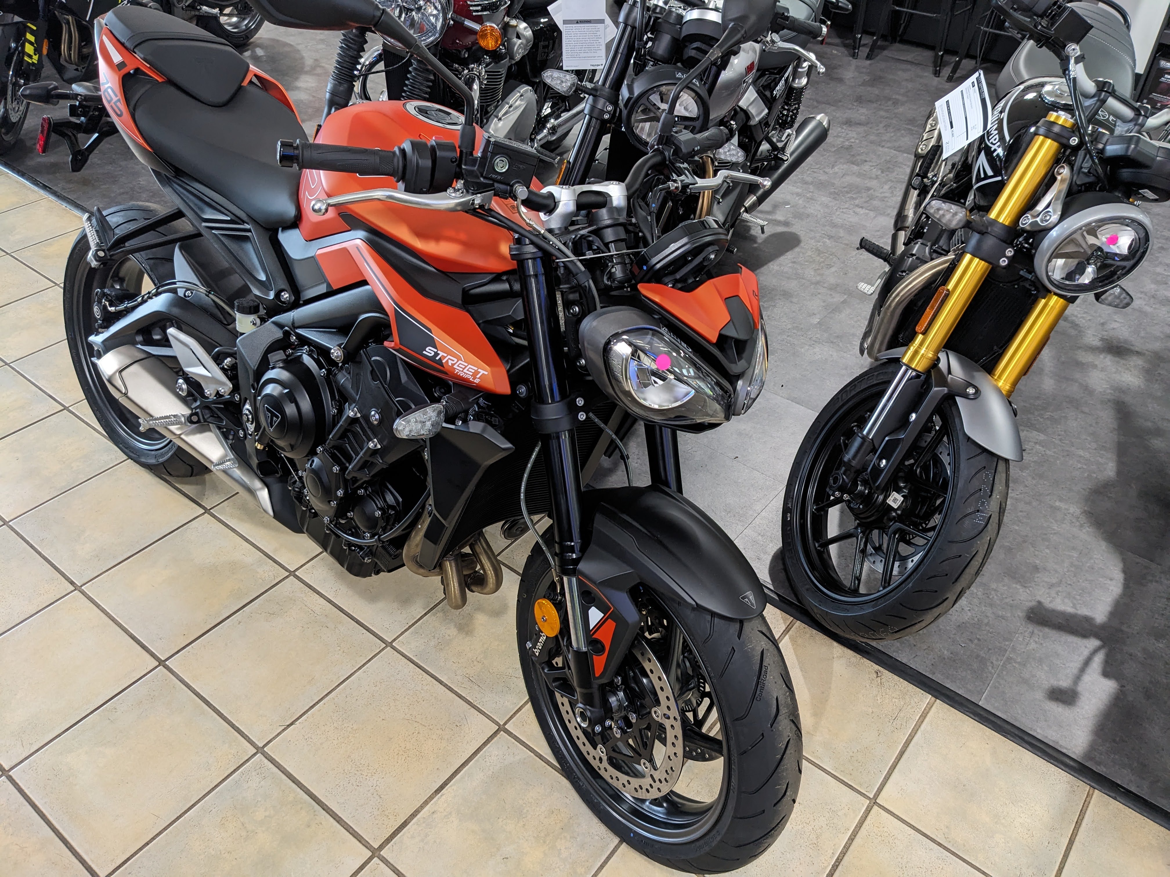 2025 Triumph Street Triple 765 R - Photo 5