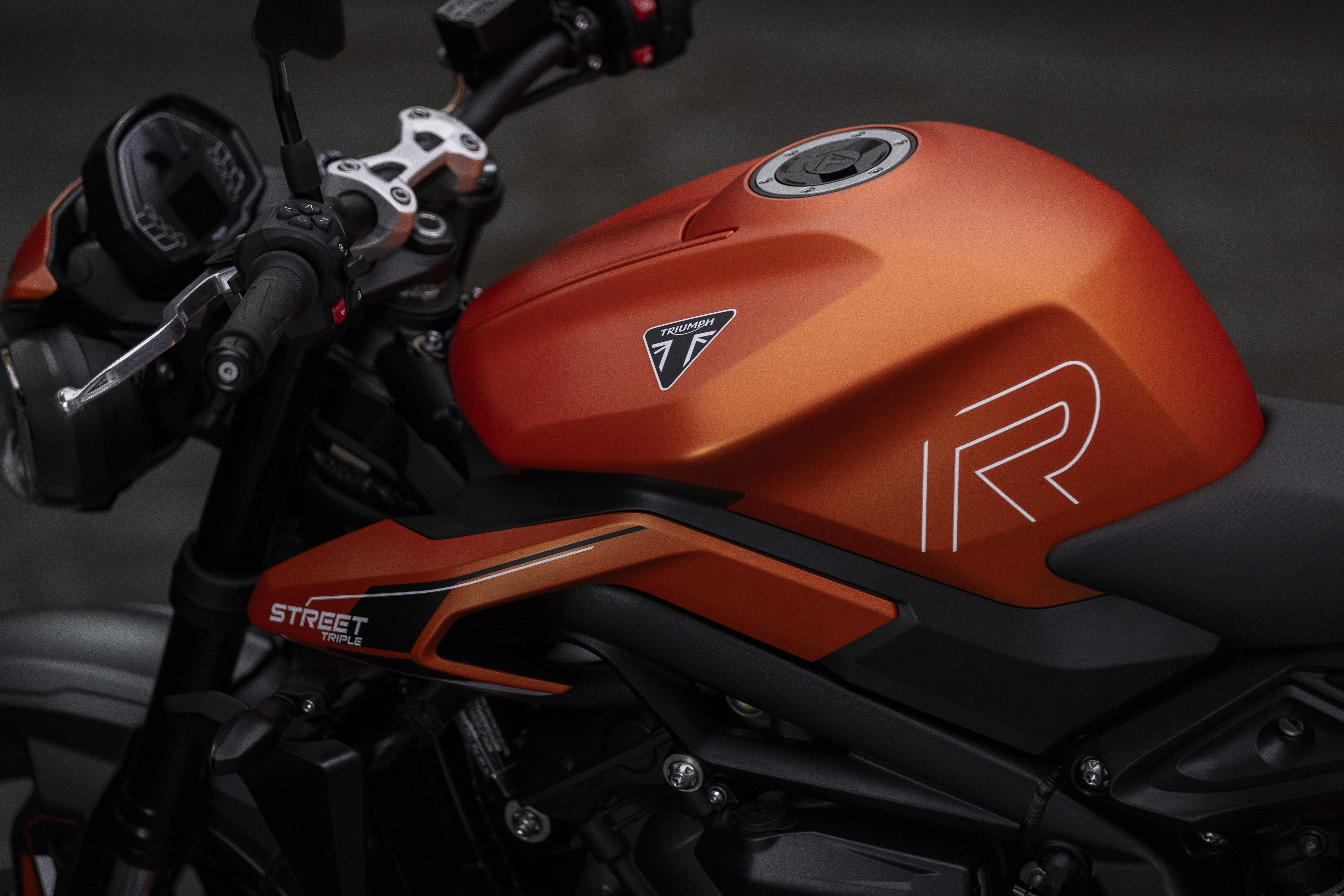 2025 Triumph Street Triple 765 R - Photo 17
