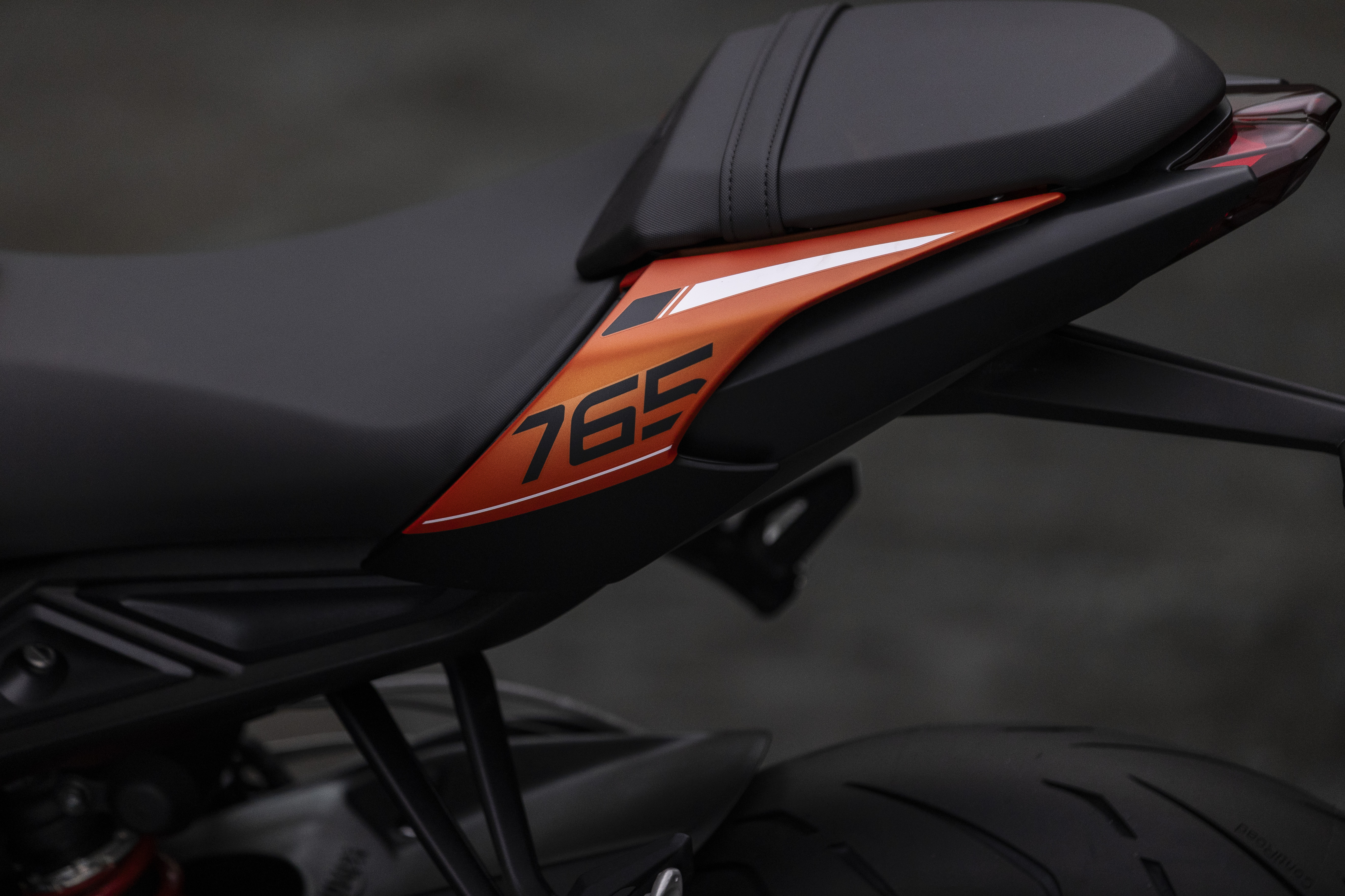2025 Triumph Street Triple 765 R - Photo 18