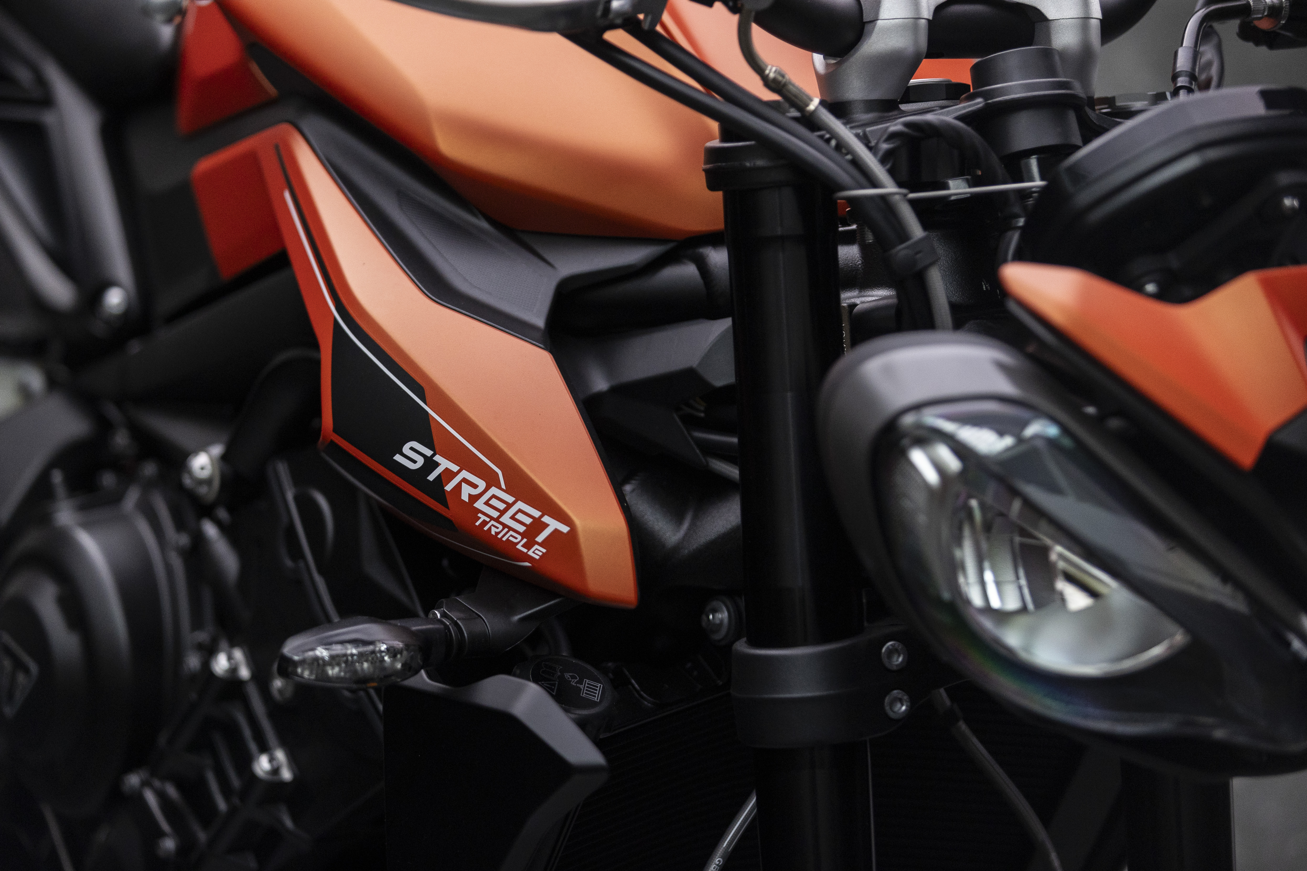 2025 Triumph Street Triple 765 R - Photo 19