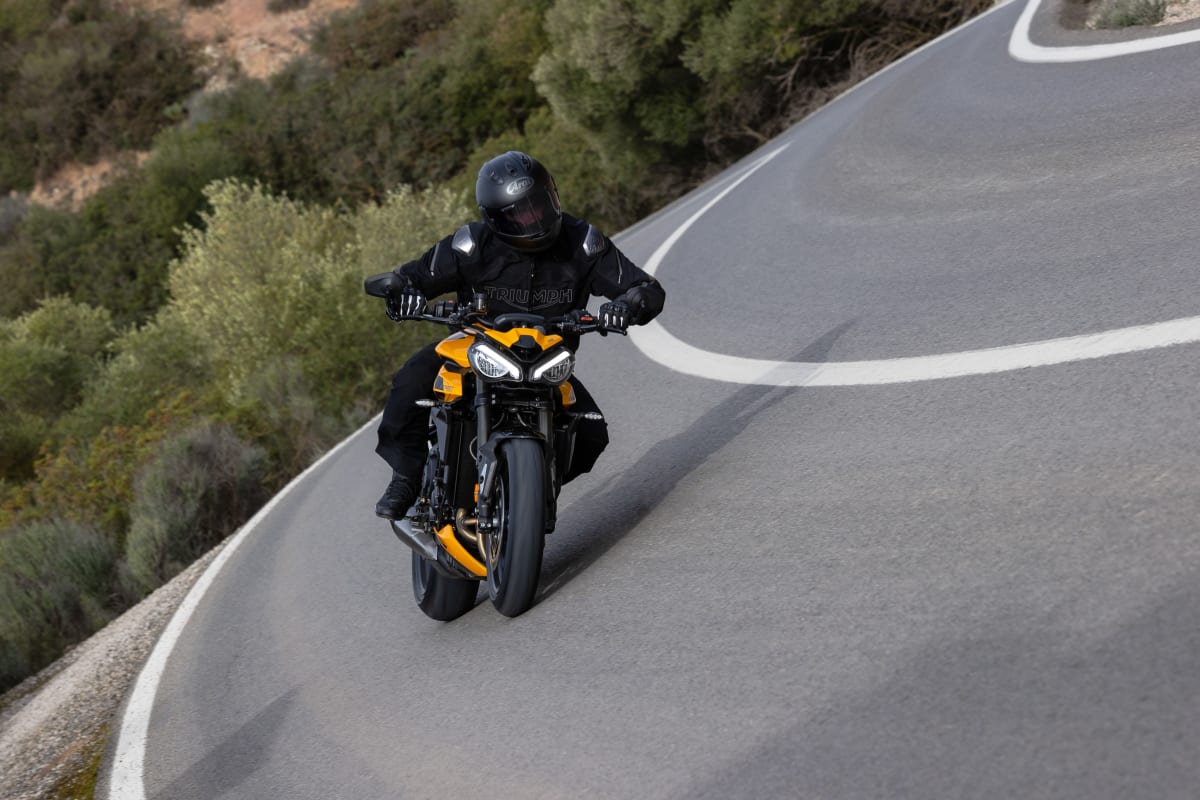2025 Triumph Street Triple 765 RS - Photo 10