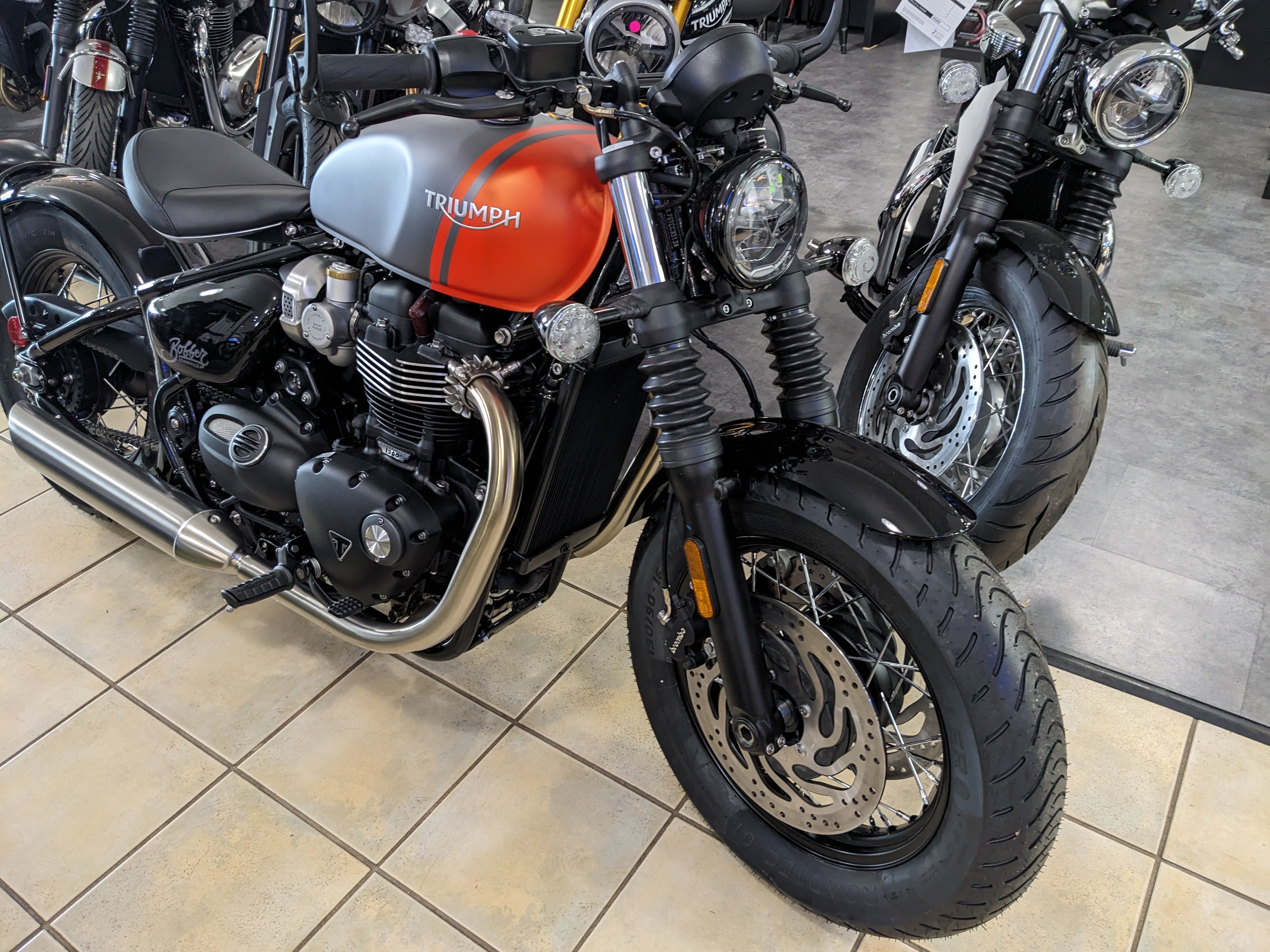 2025 Triumph Bonneville Bobber - Photo 5