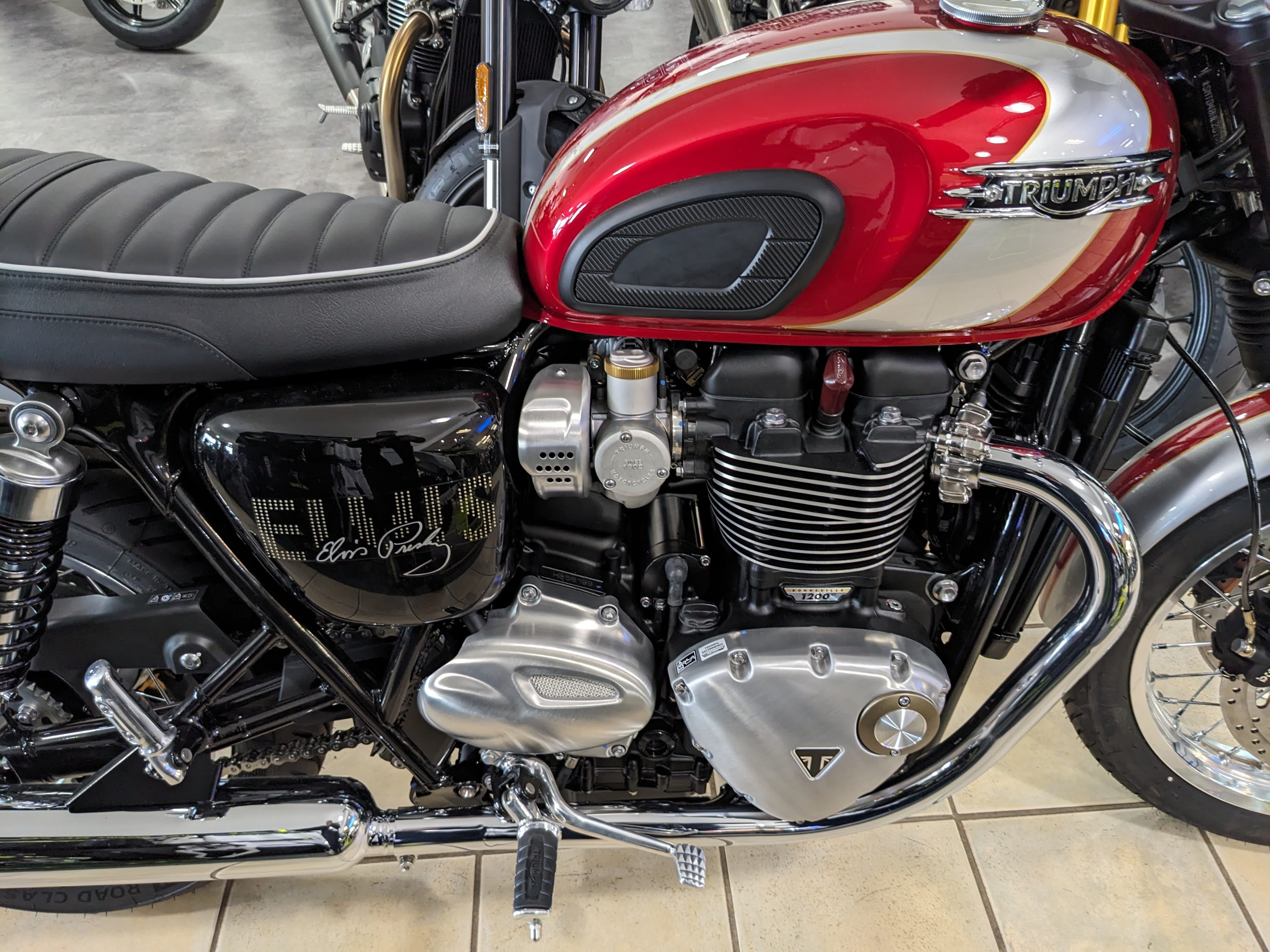 2025 Triumph Bonneville T120 Elvis Presley Limited Edition - Photo 4