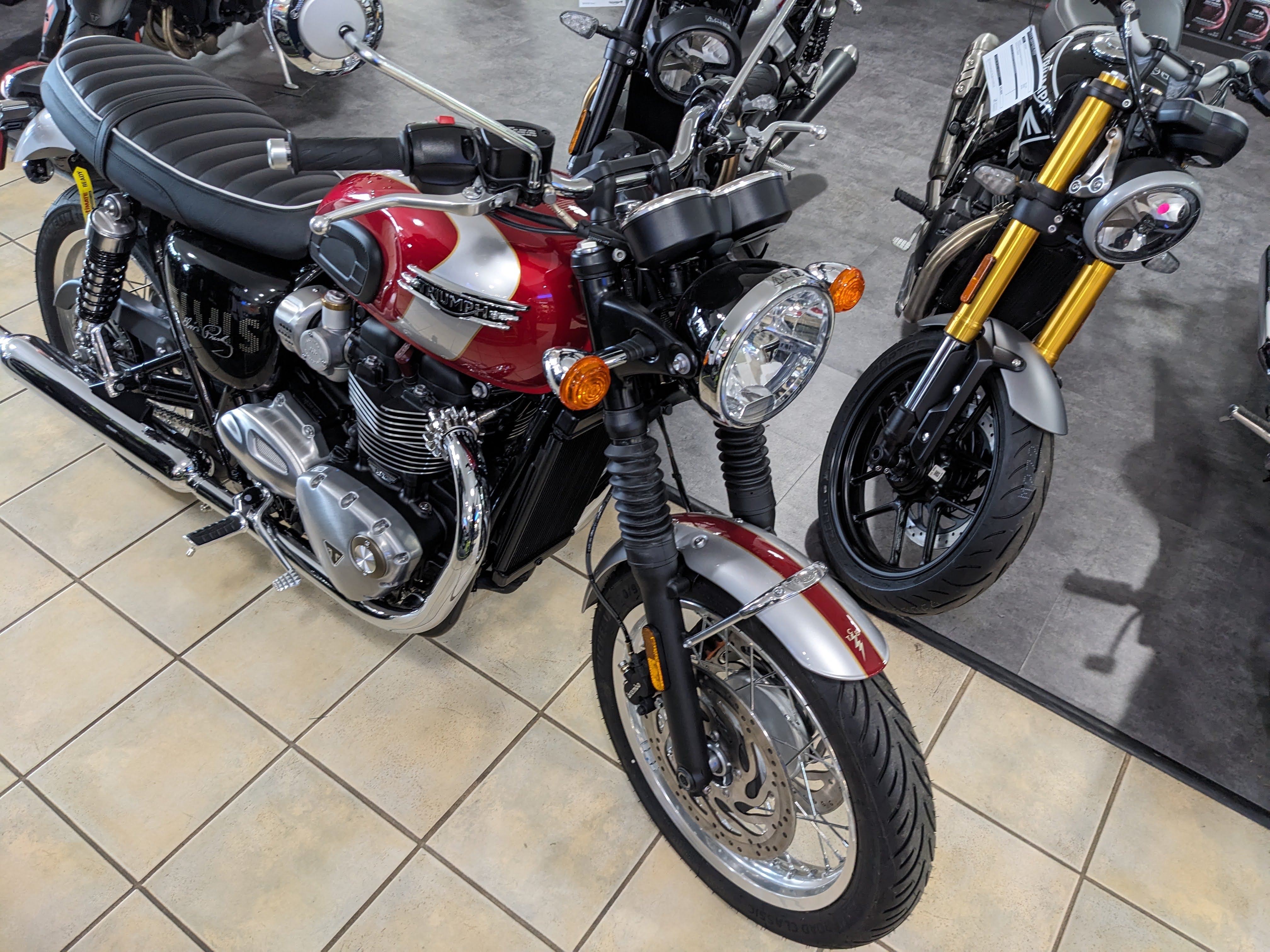 2025 Triumph Bonneville T120 Elvis Presley Limited Edition - Photo 5