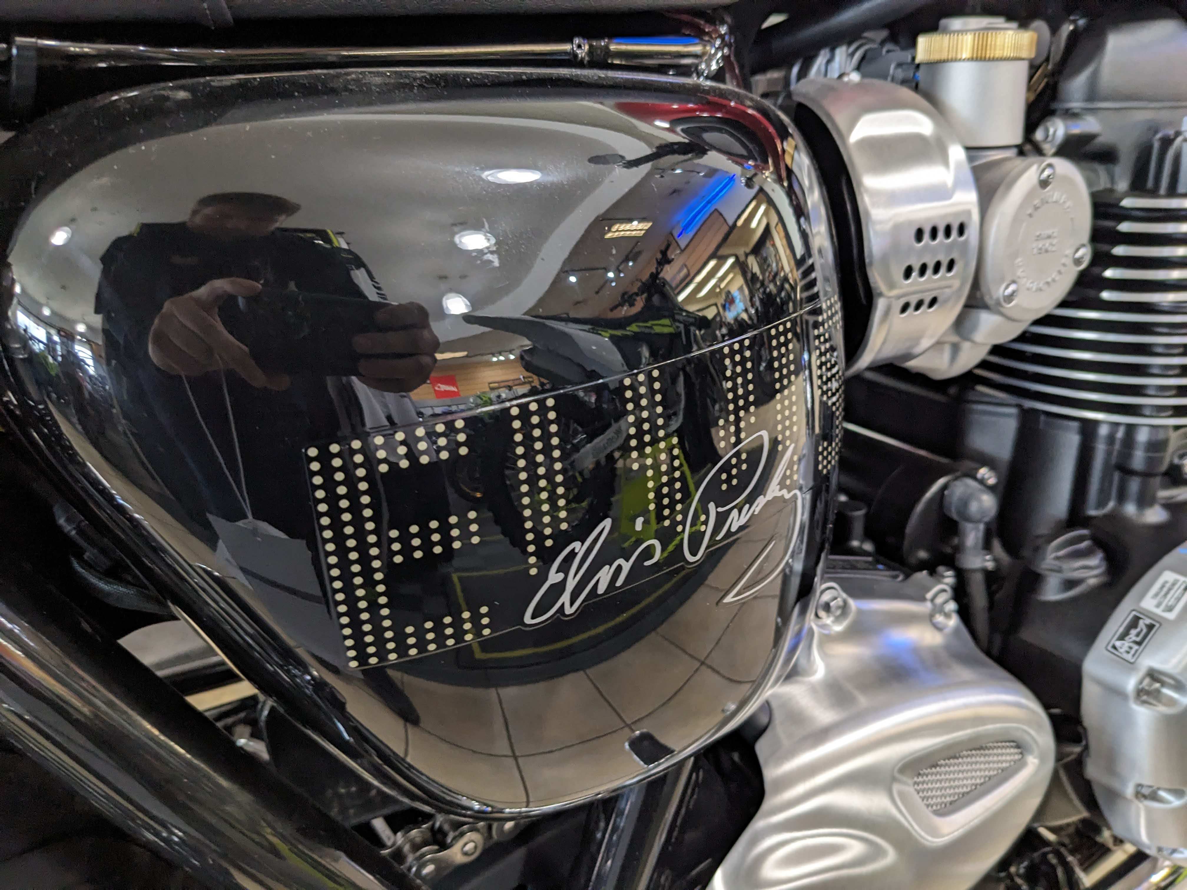 2025 Triumph Bonneville T120 Elvis Presley Limited Edition - Photo 6