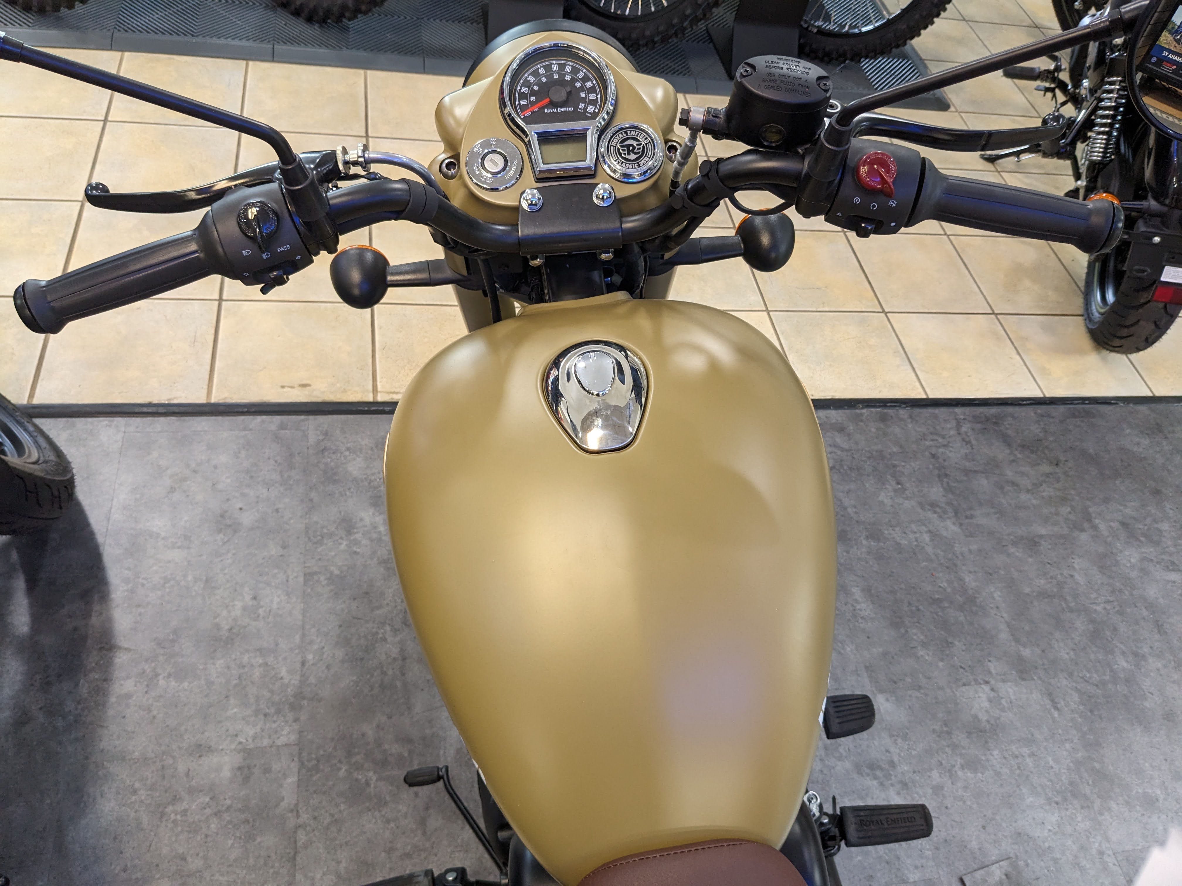 2024 Royal Enfield Classic 350 - Photo 8