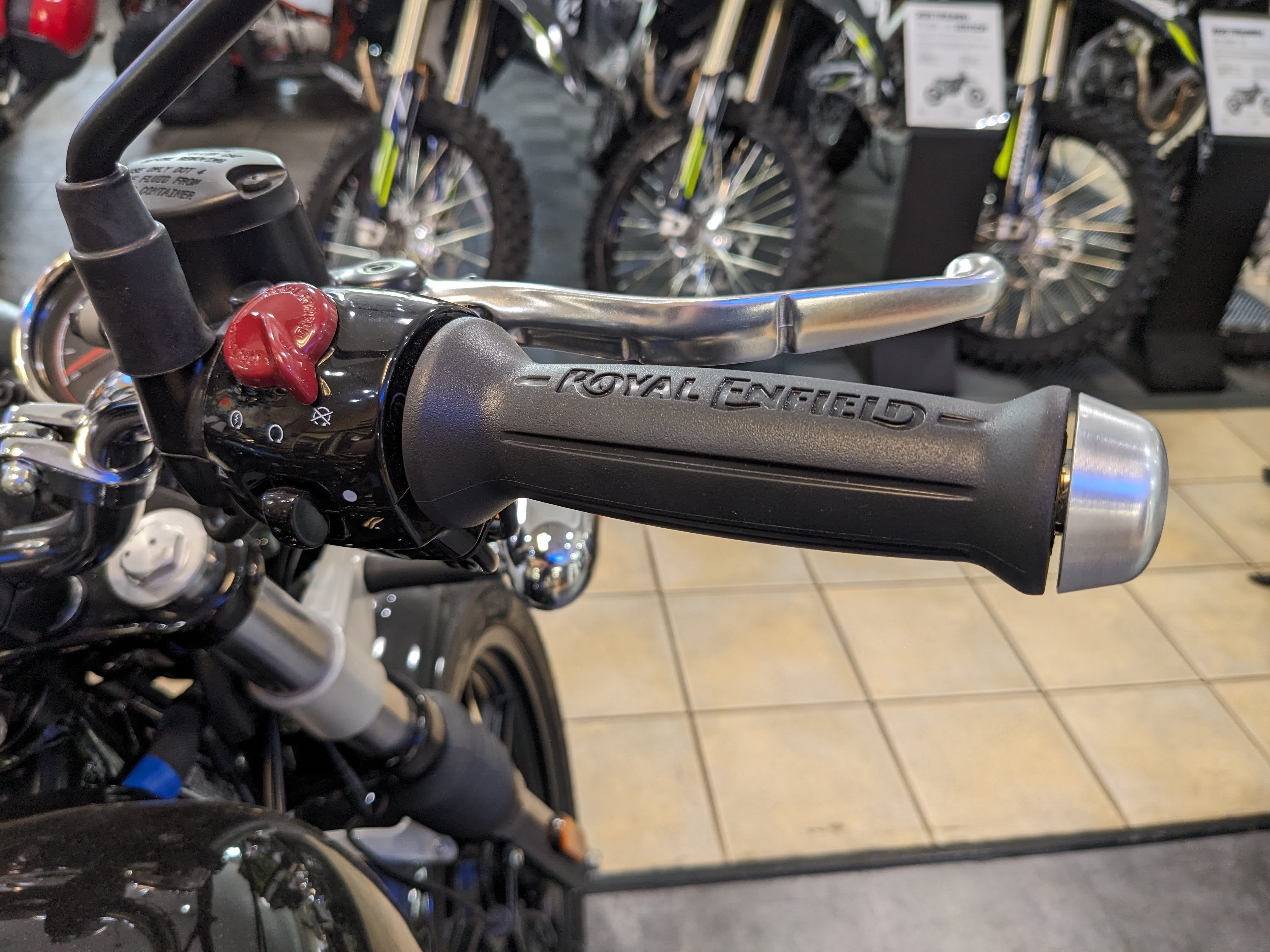 2024 Royal Enfield INT 650 - Photo 15