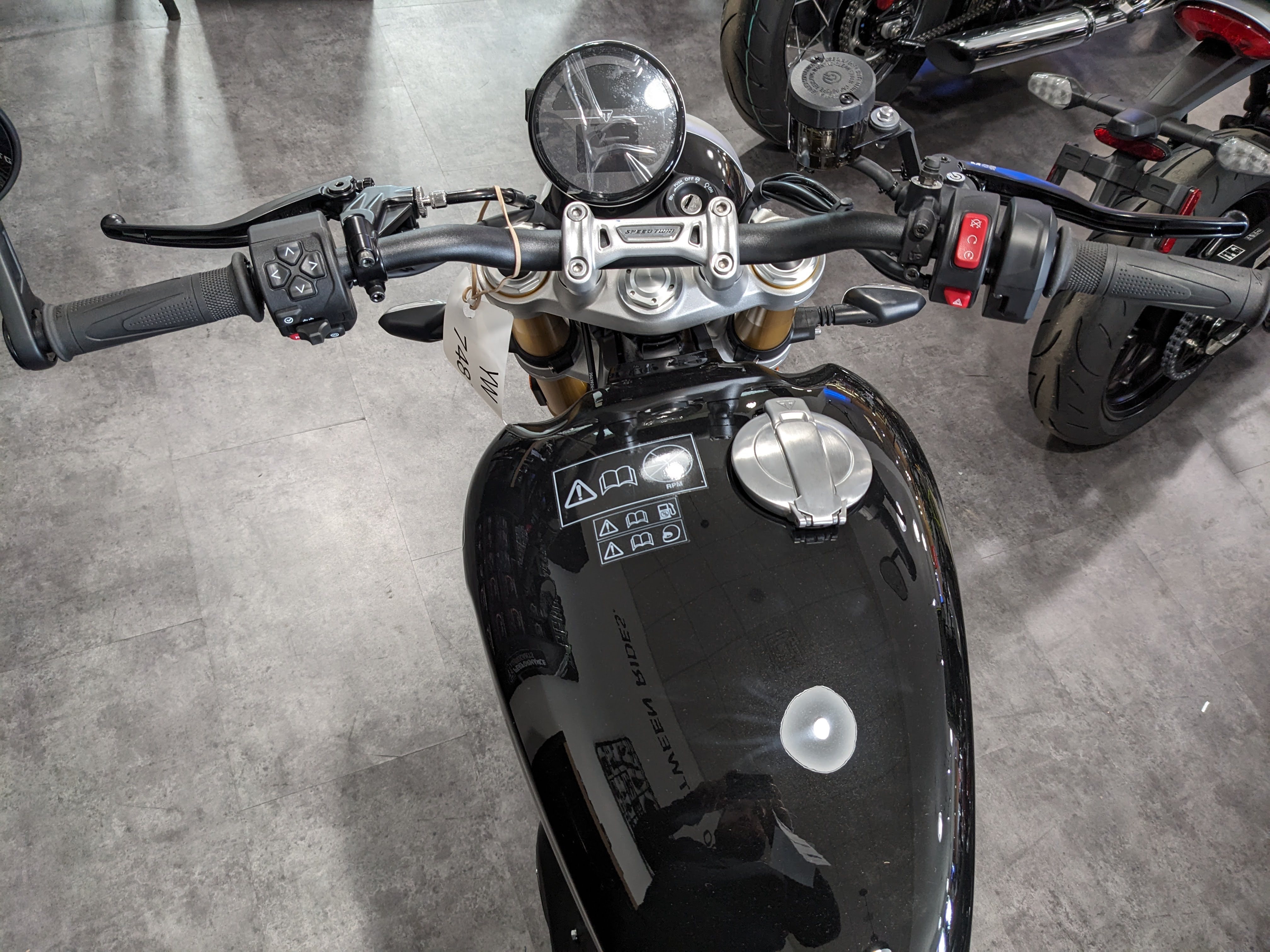 2025 Triumph Speed Twin 1200 RS - Photo 9