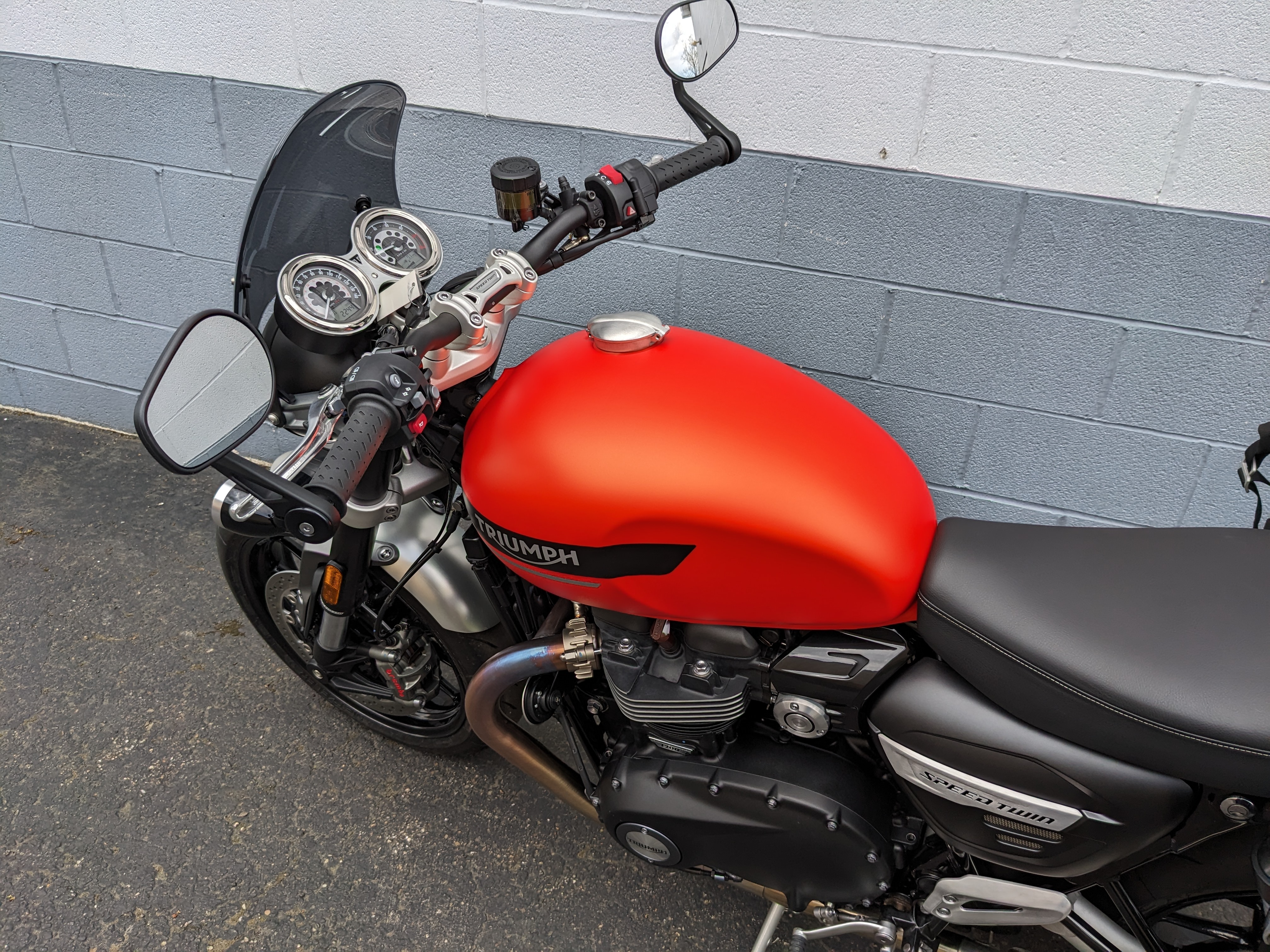 2023 Triumph Speed Twin 1200 - Photo 8