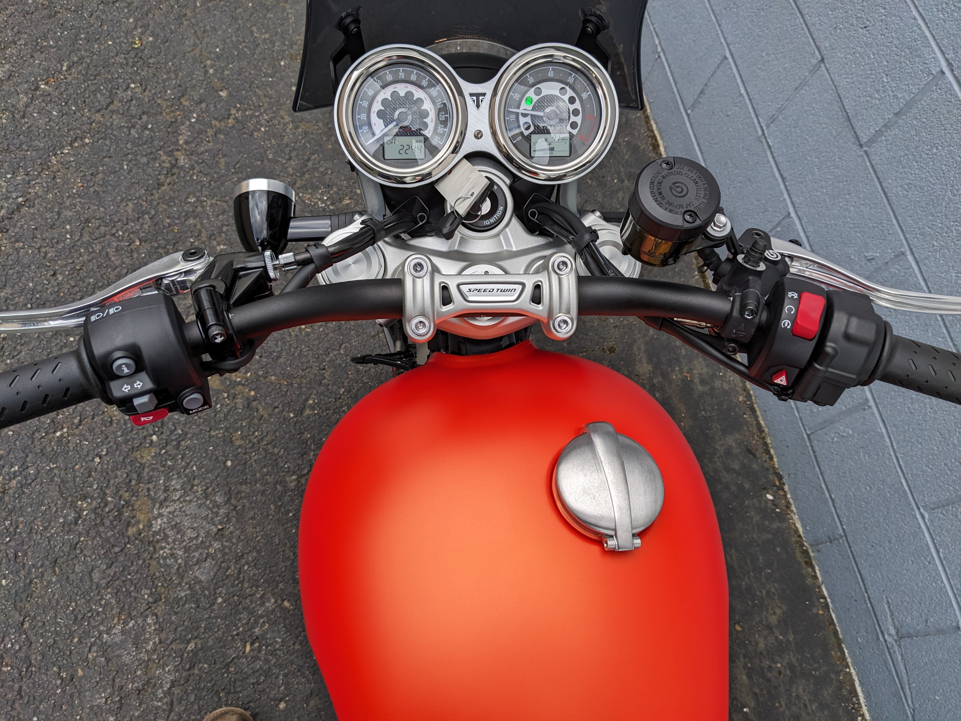 2023 Triumph Speed Twin 1200 - Photo 11