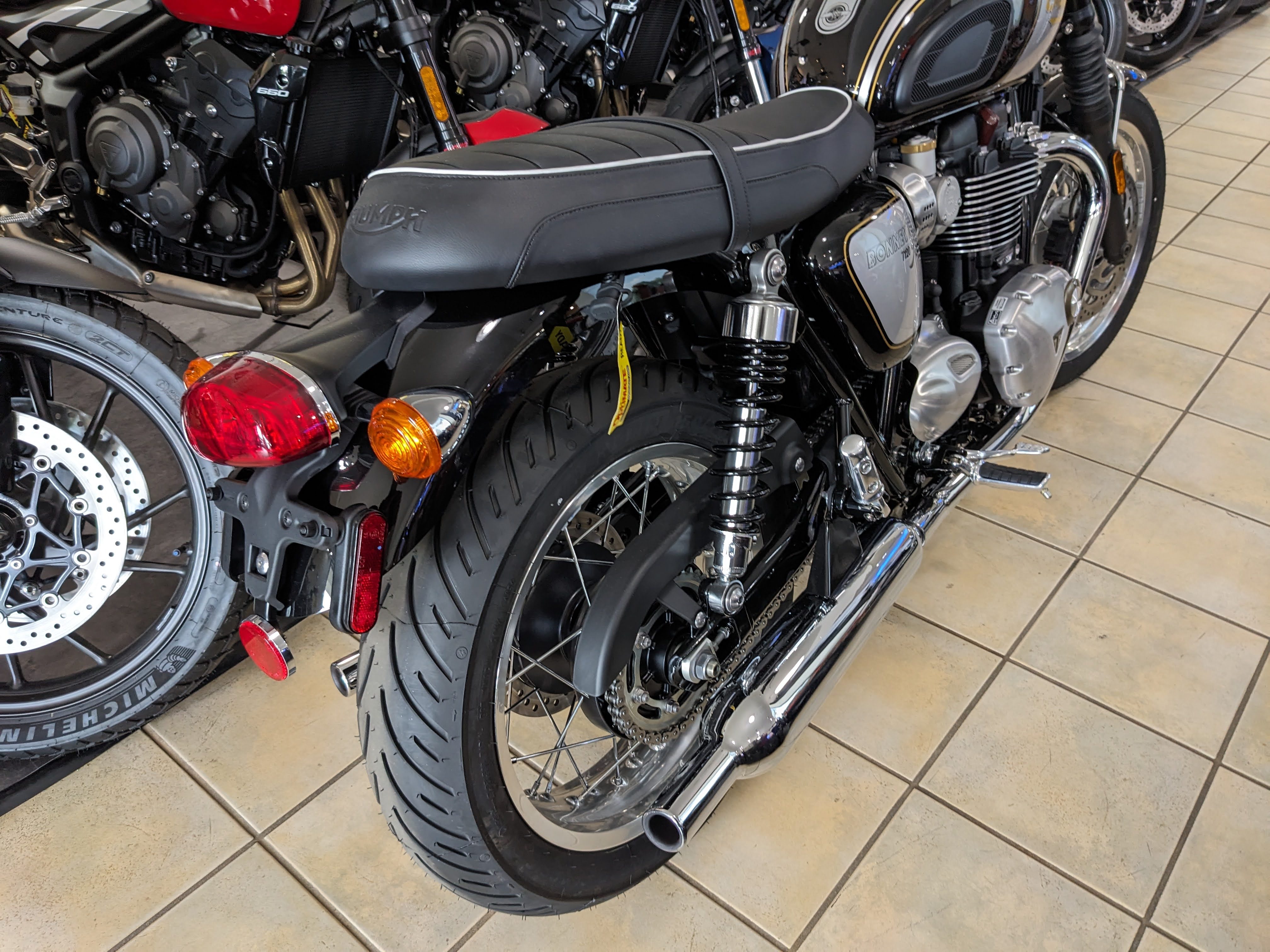2025 Triumph Bonneville T120 Icon Edition - Photo 4