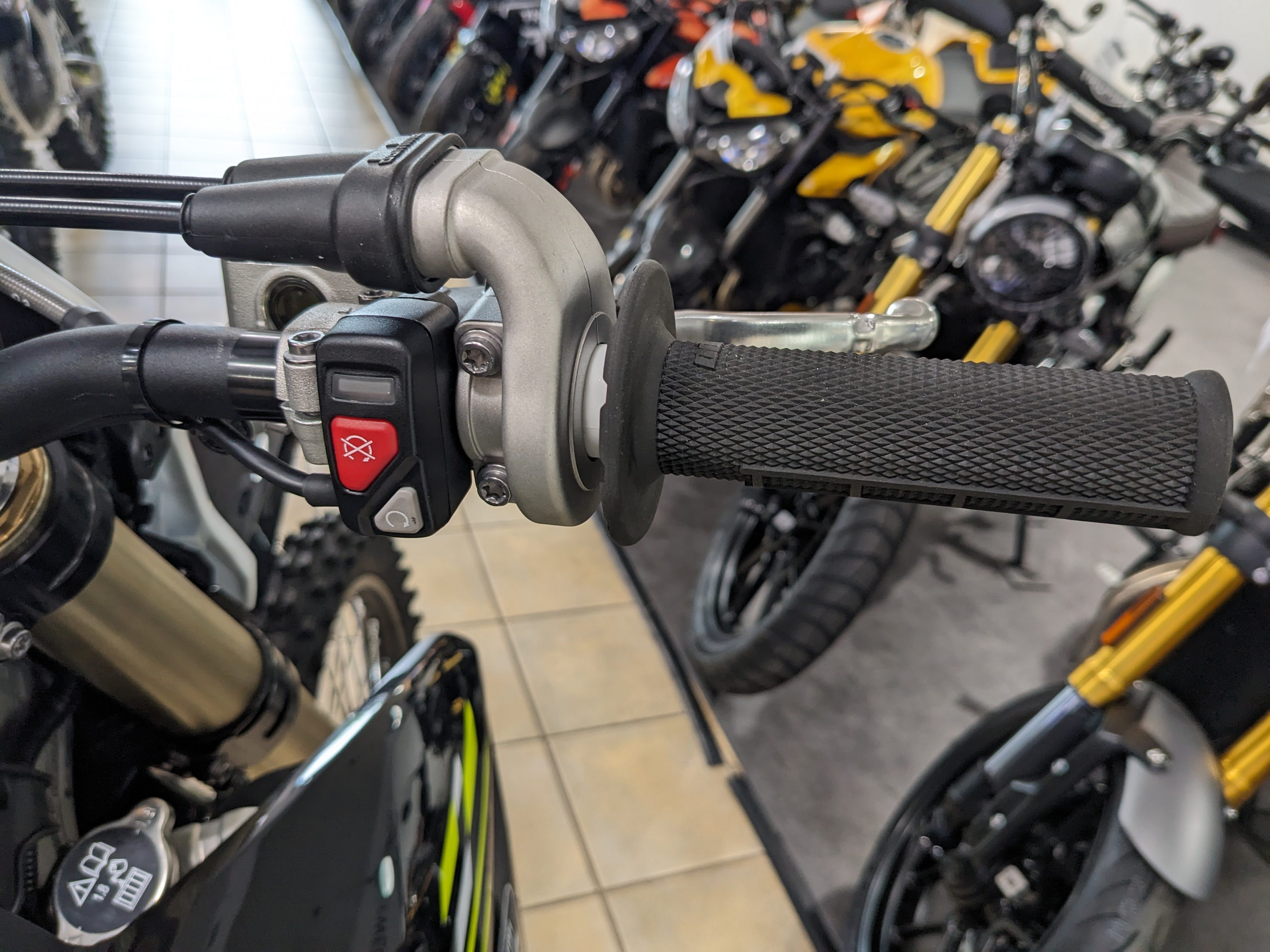 2026 Triumph TF450-E - Photo 11