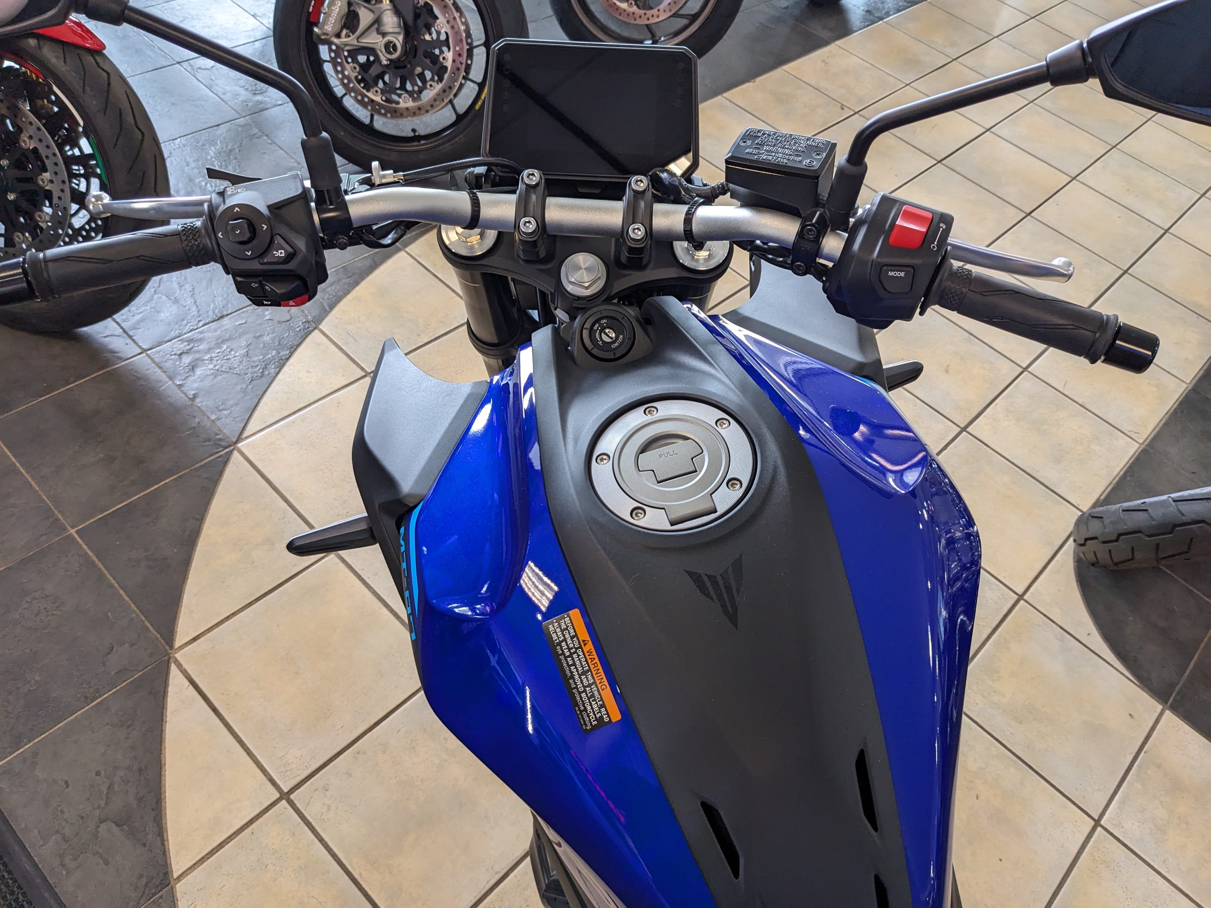 2025 Yamaha MT 07 - Photo 6