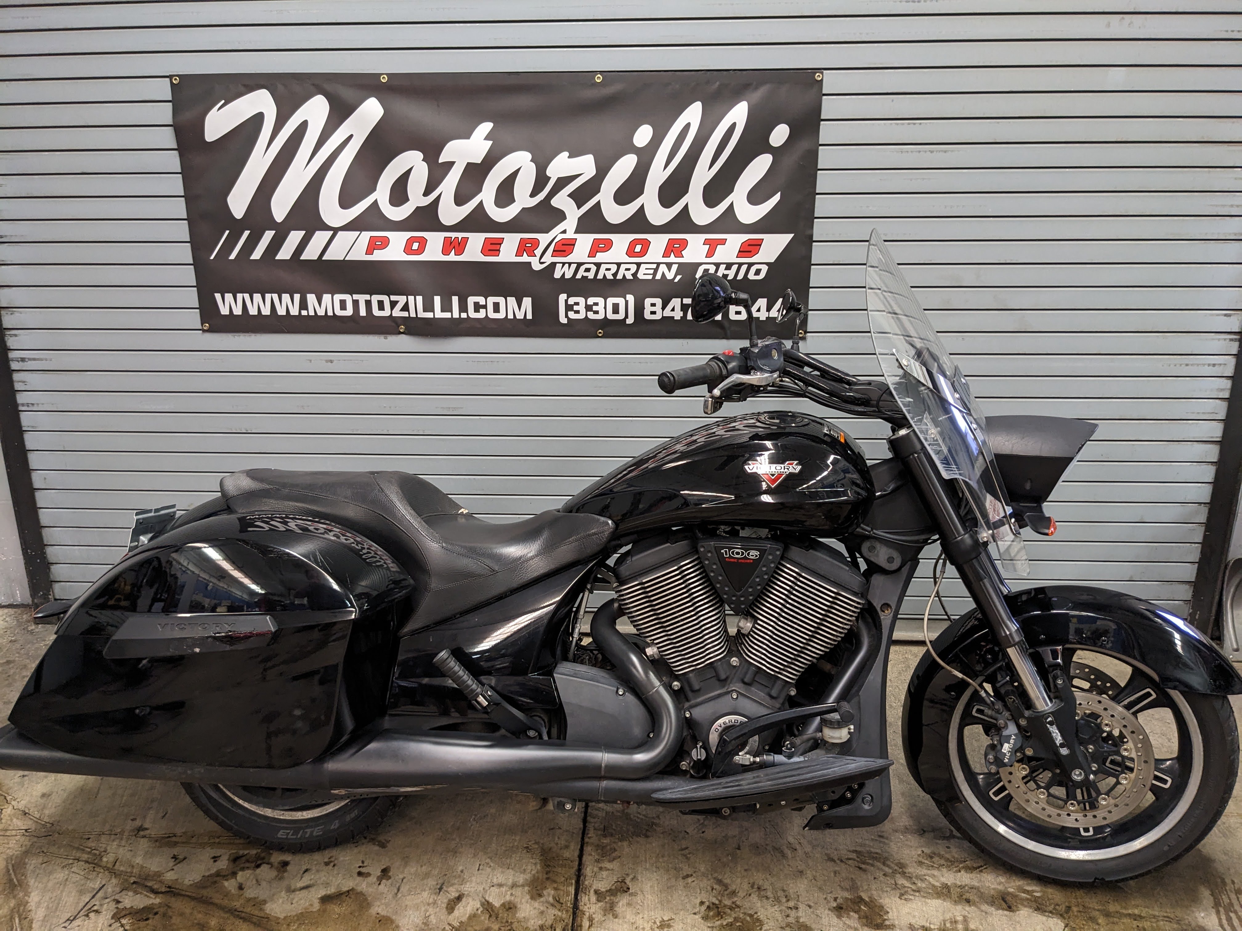 2014 Victory Motorcycles Cross Roads 8-Ball