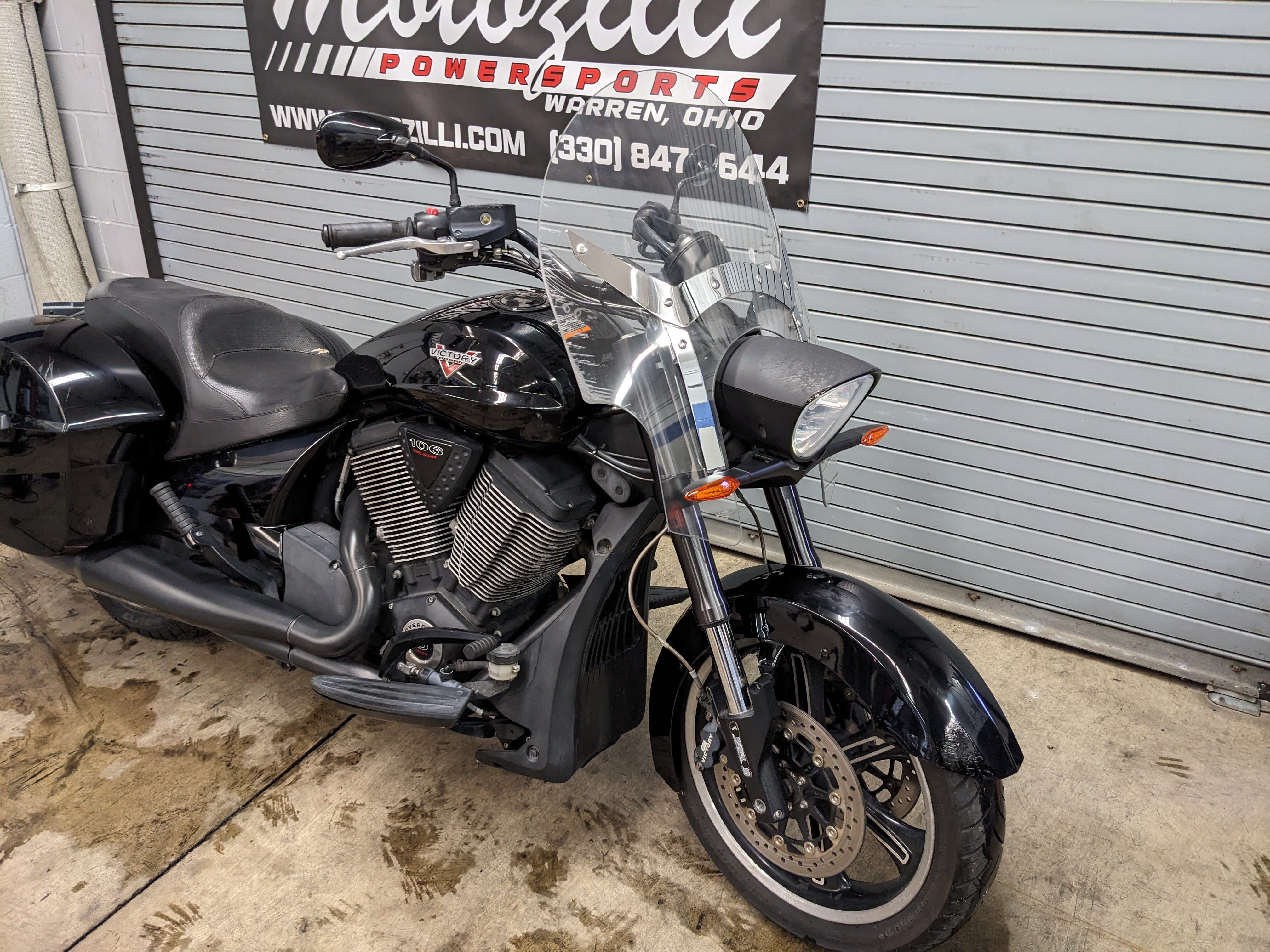 2014 Victory Motorcycles Cross Roads 8-Ball - Photo 3