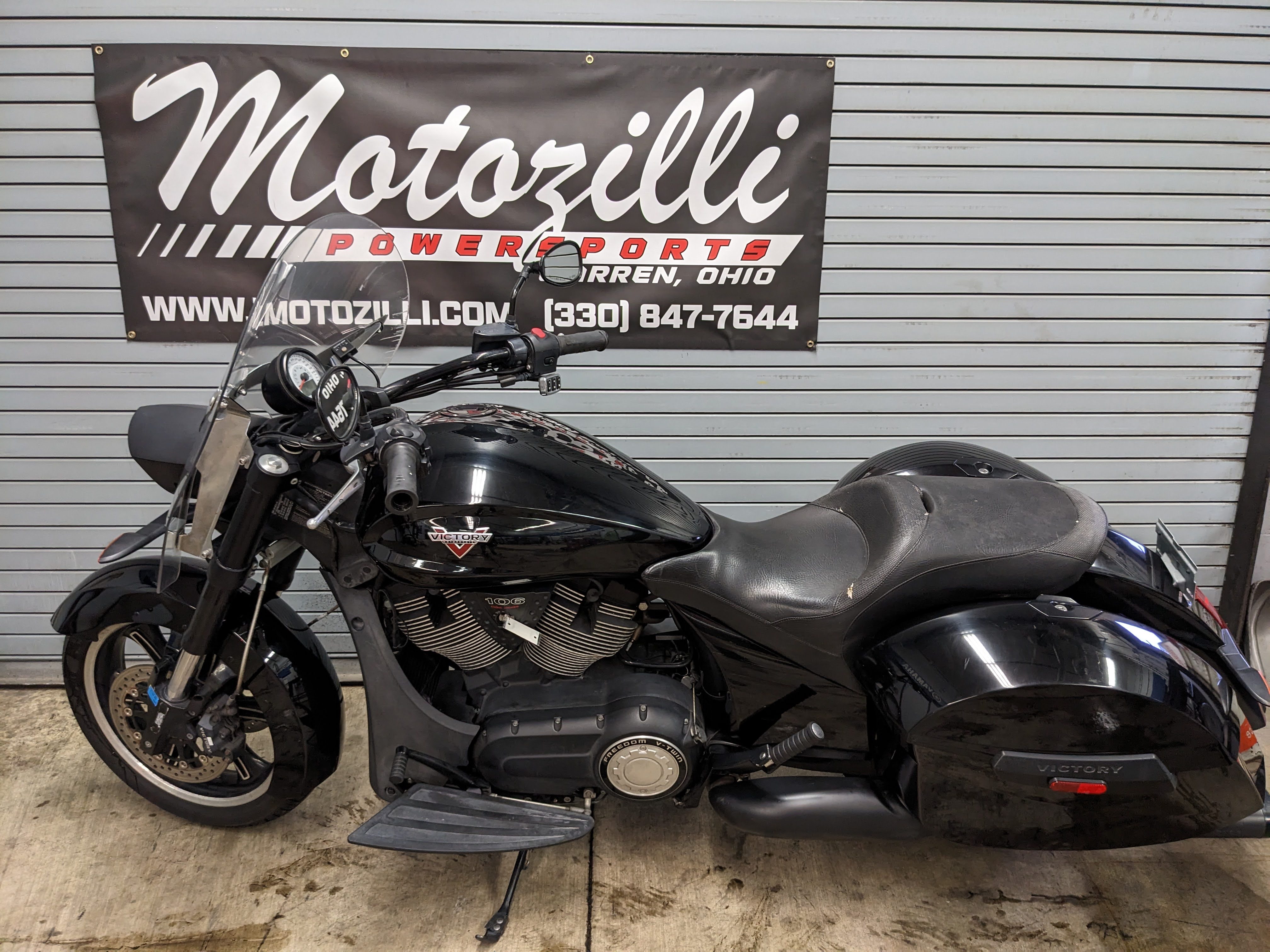 2014 Victory Motorcycles Cross Roads 8-Ball - Photo 5