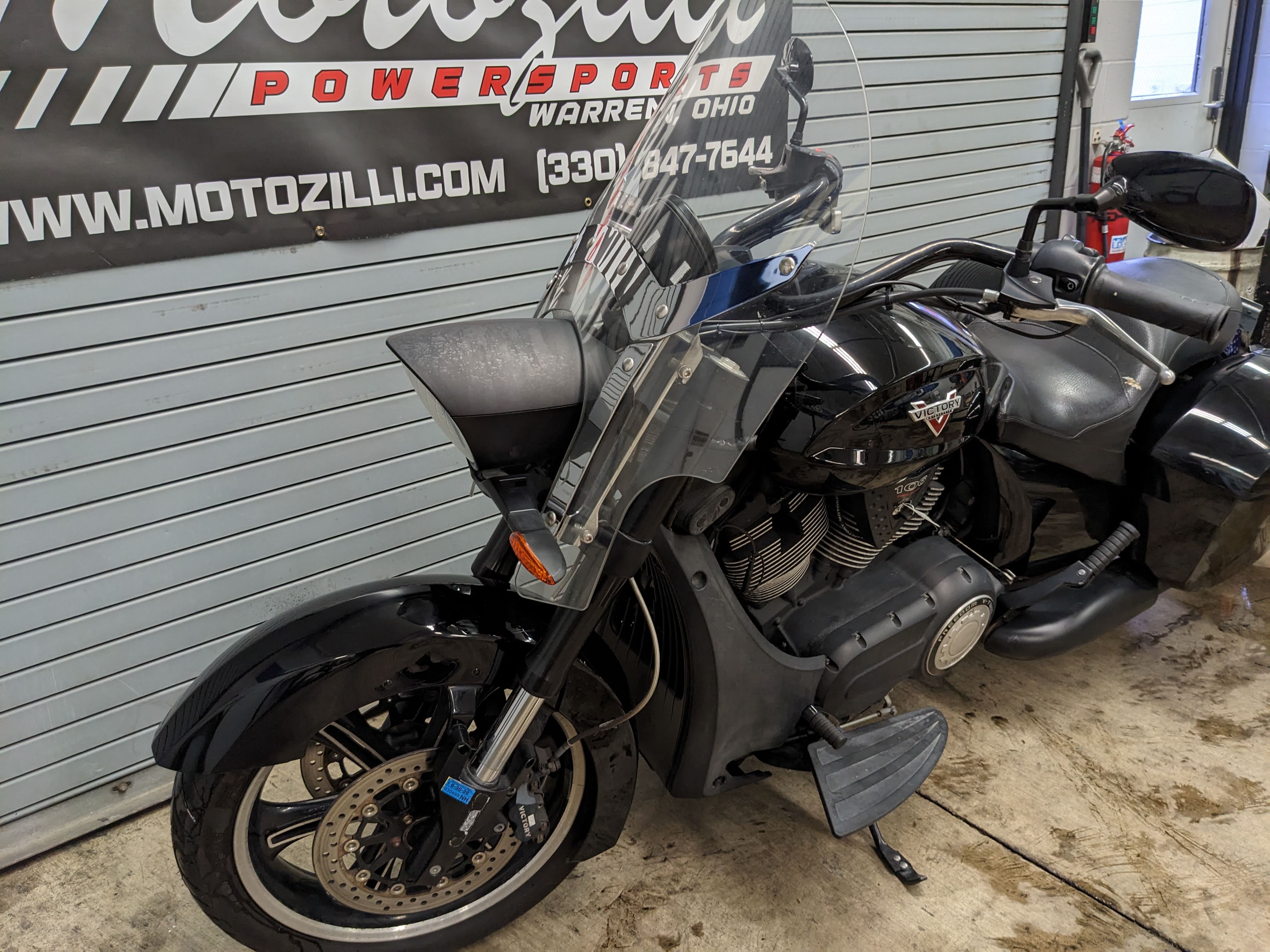 2014 Victory Motorcycles Cross Roads 8-Ball - Photo 6