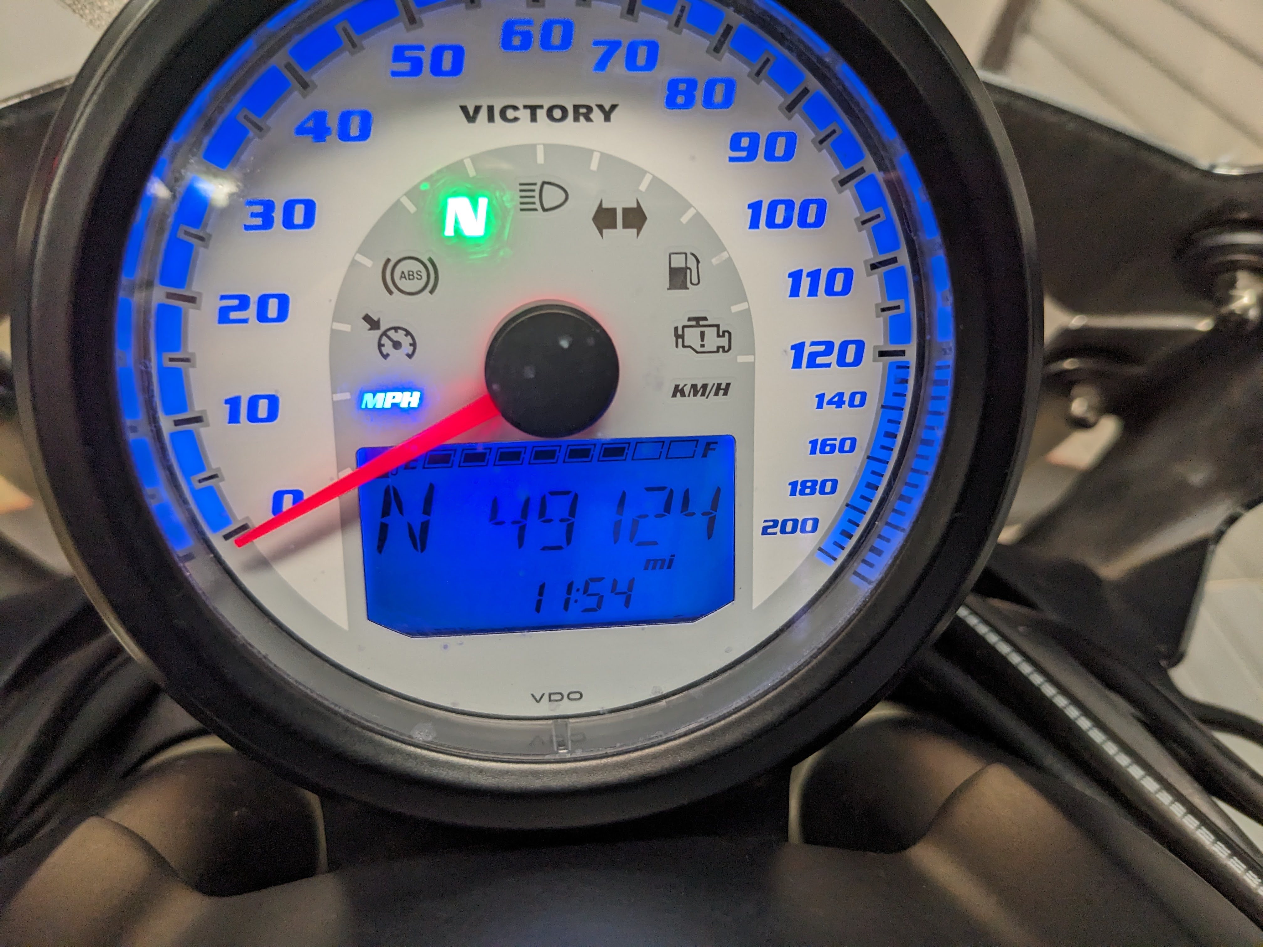 2014 Victory Motorcycles Cross Roads 8-Ball - Photo 9