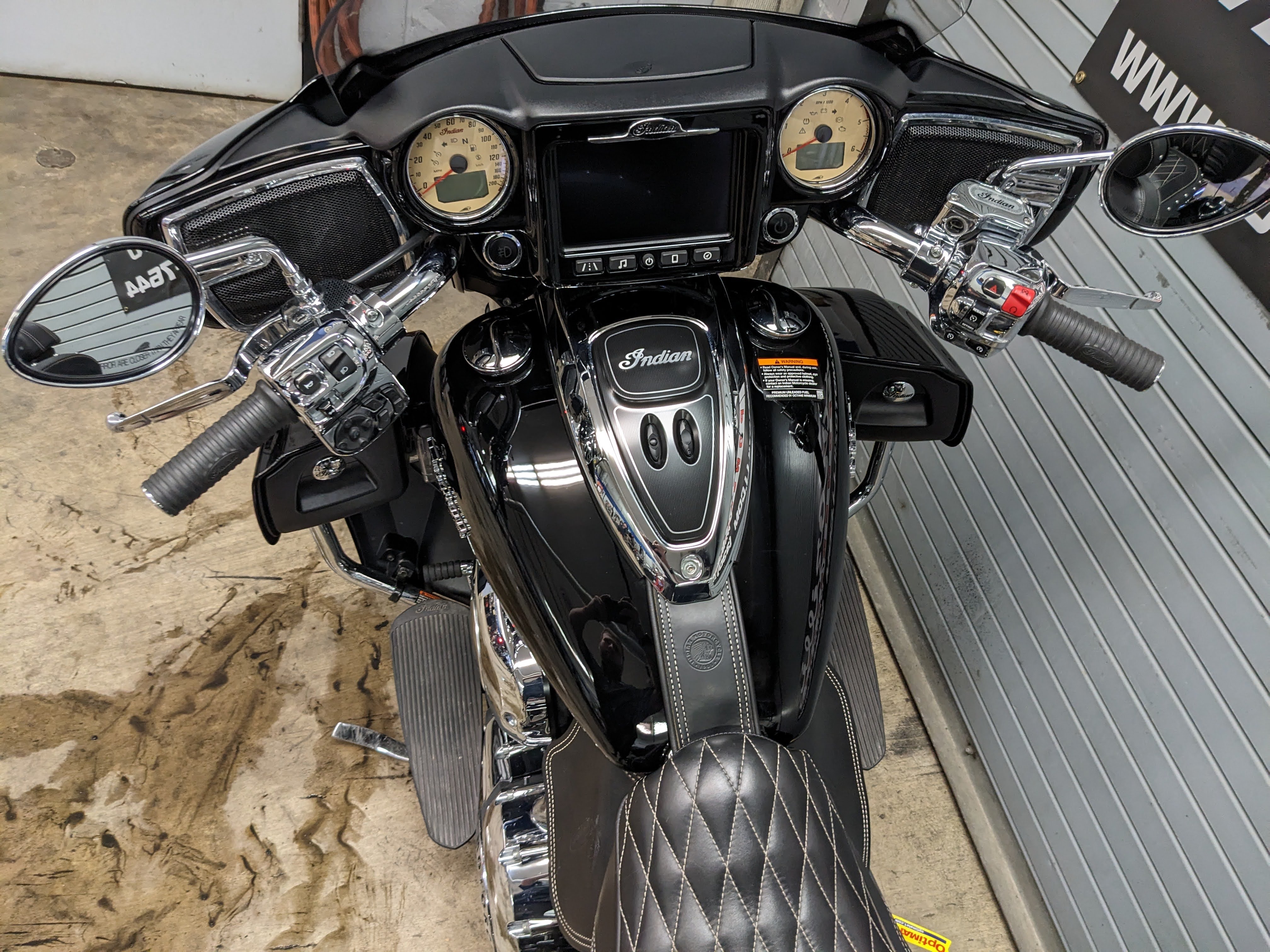 2017 Indian Motorcycle Roadmaster - Photo 9