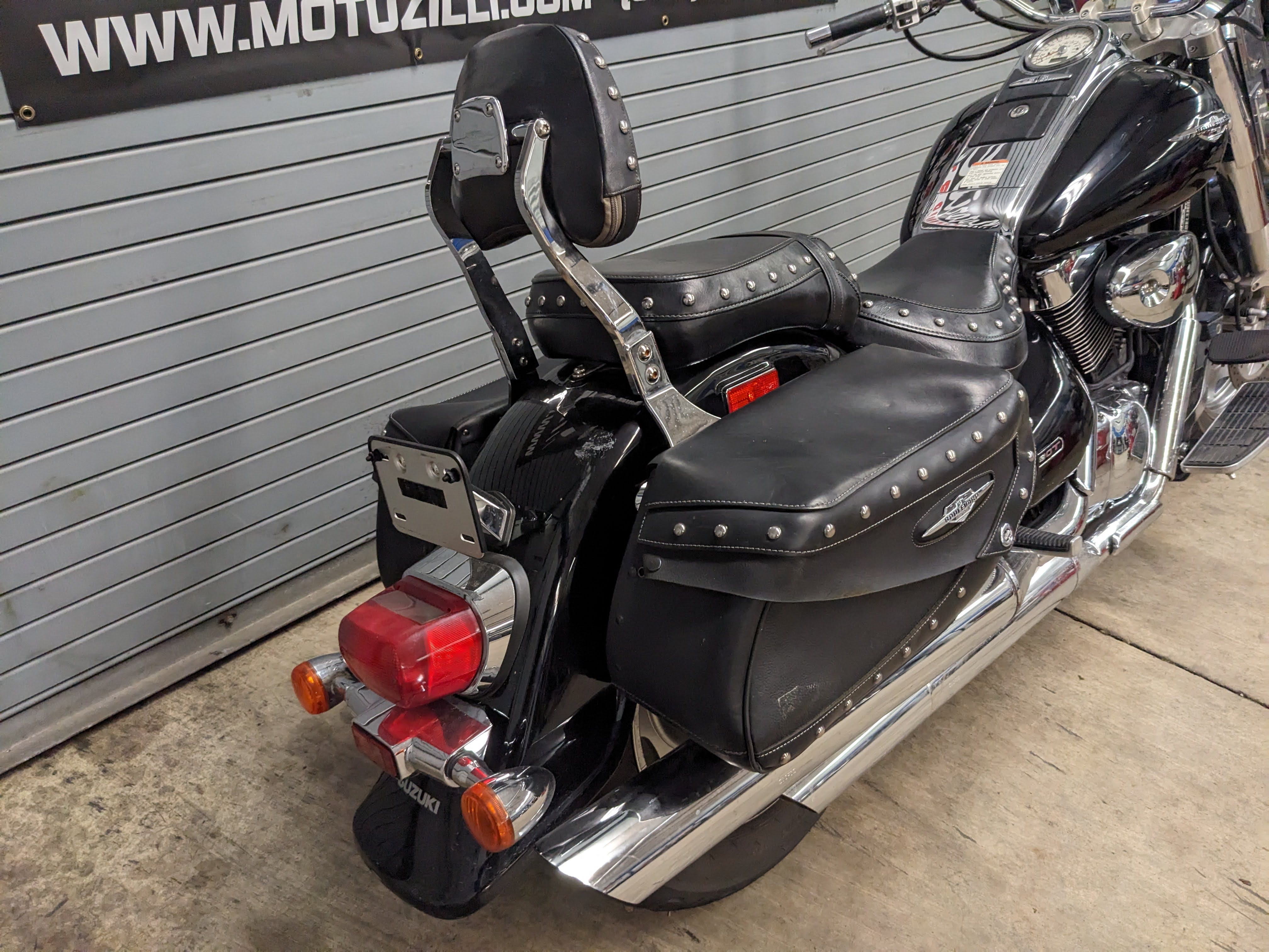 2005 Suzuki Boulevard C90T - Photo 2