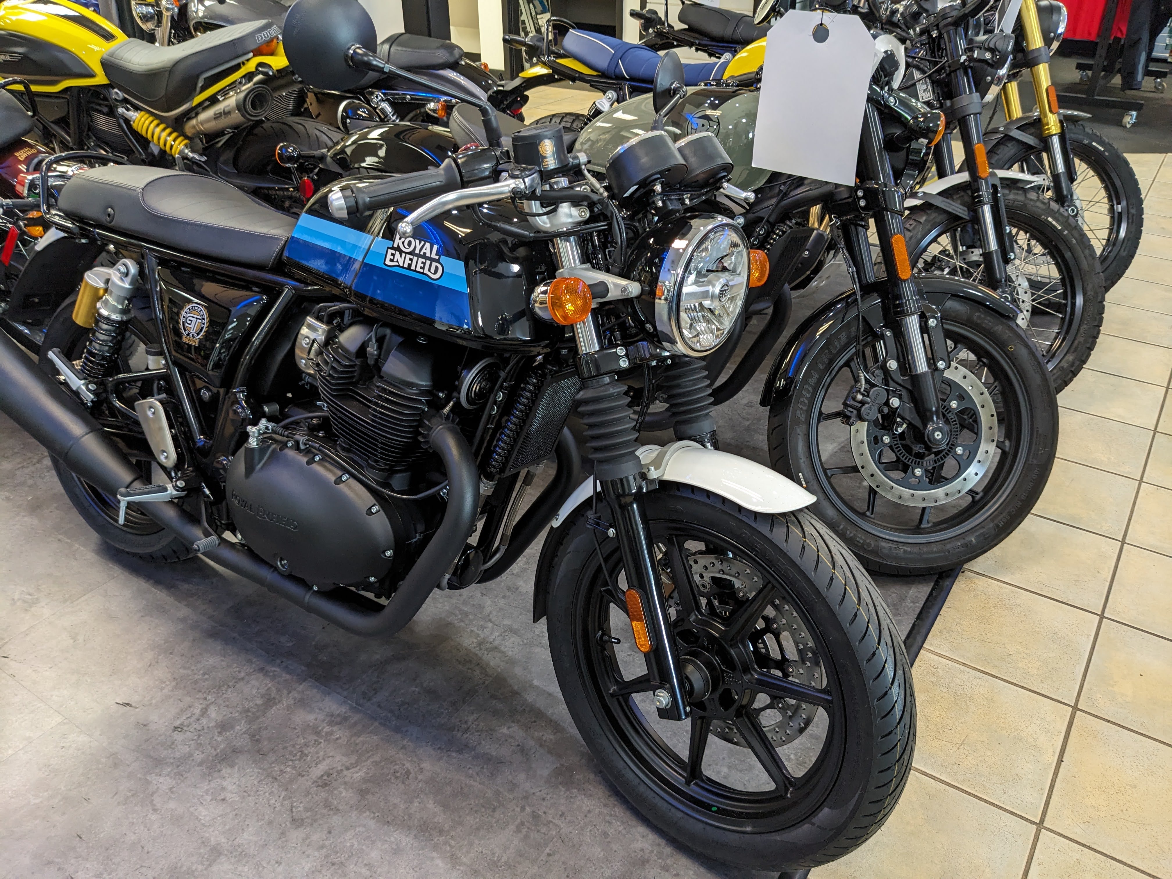 2024 Royal Enfield Continental GT 650 - Photo 8