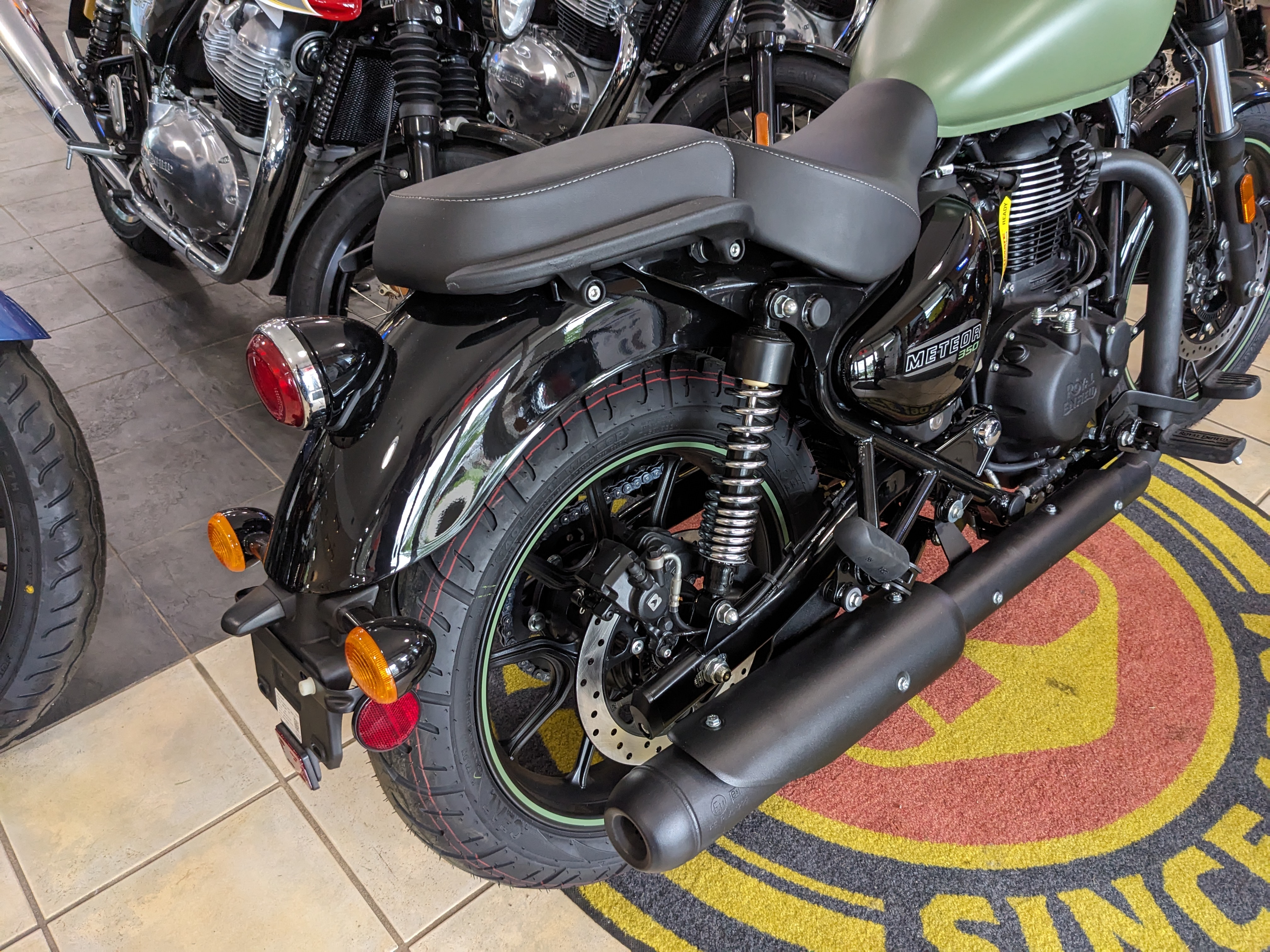 2024 Royal Enfield Meteor 350 - Photo 4
