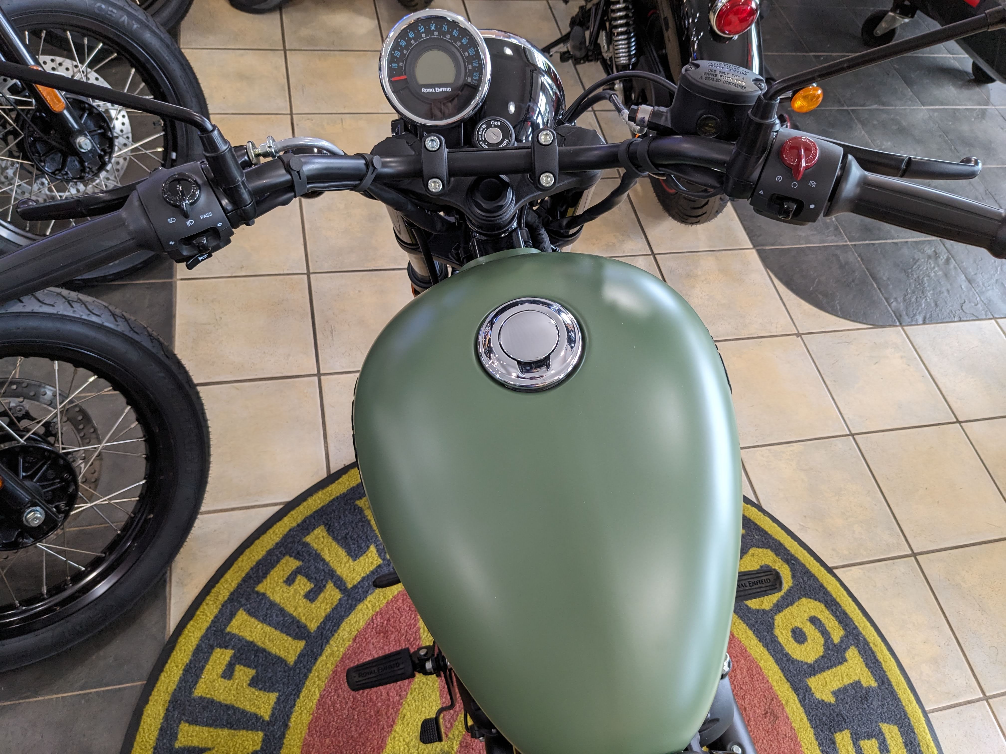 2024 Royal Enfield Meteor 350 - Photo 7