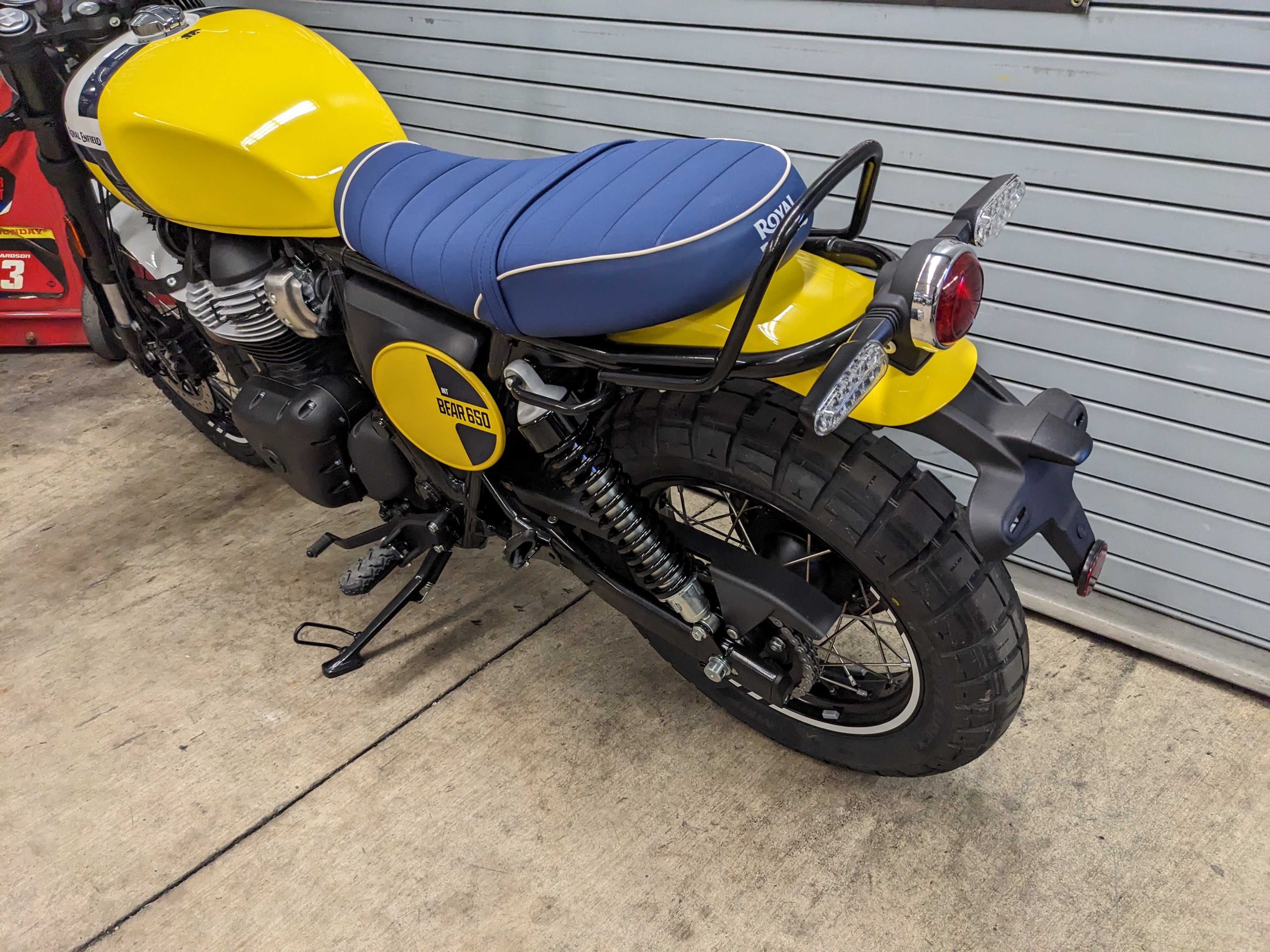 2025 Royal Enfield Bear 650 - Photo 9