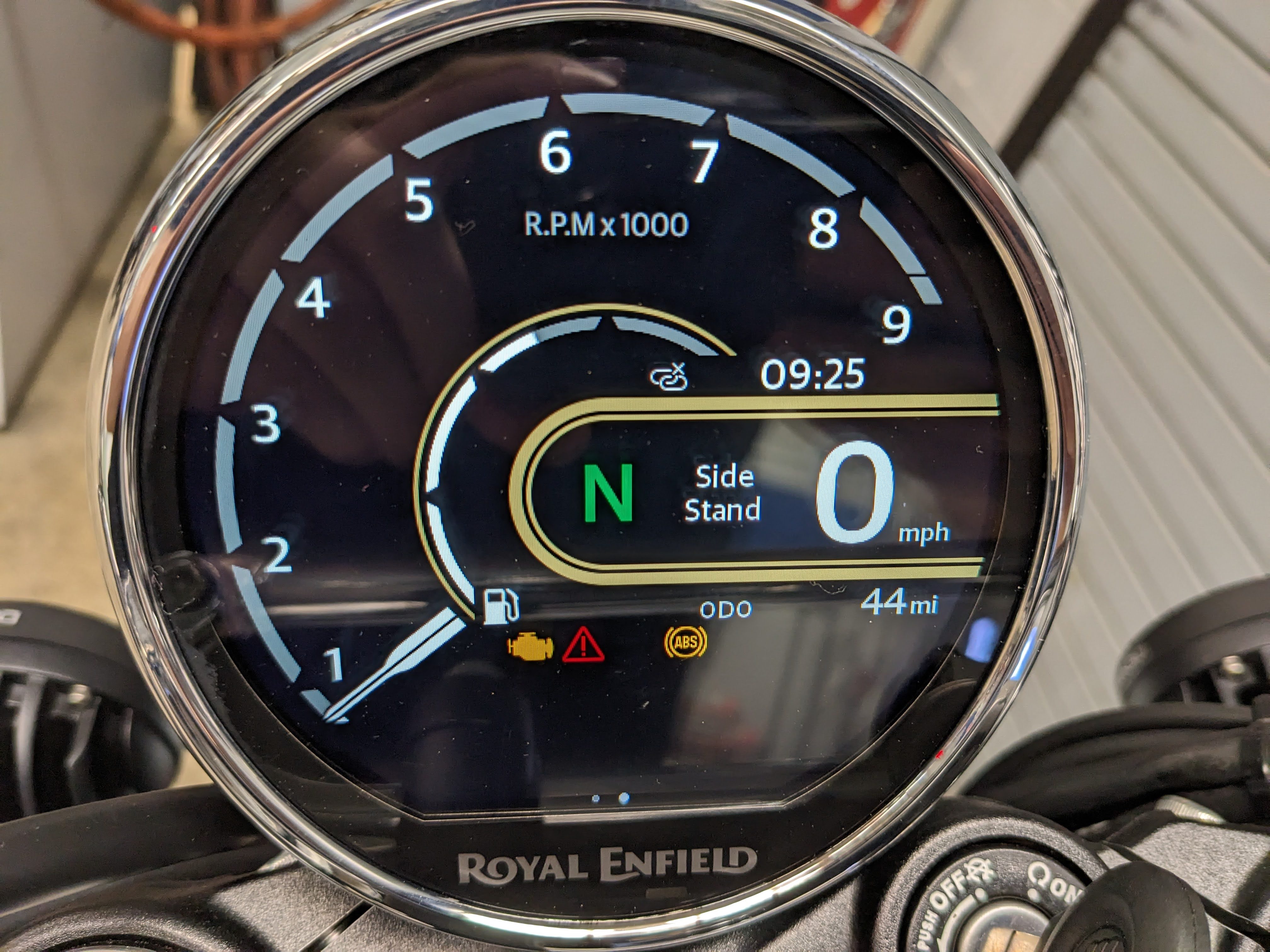 2025 Royal Enfield Bear 650 - Photo 11