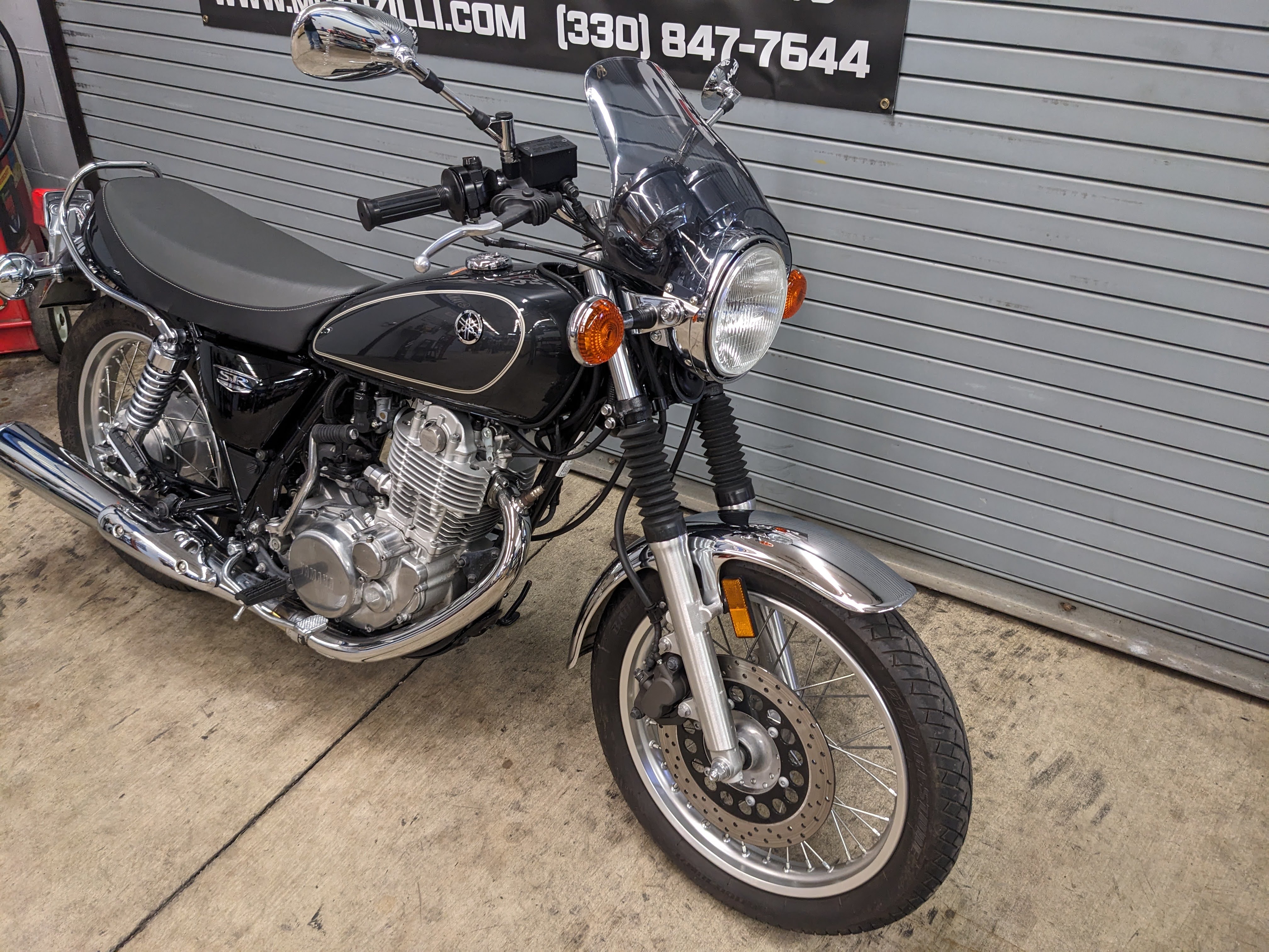 2015 Yamaha SR400 - Photo 3