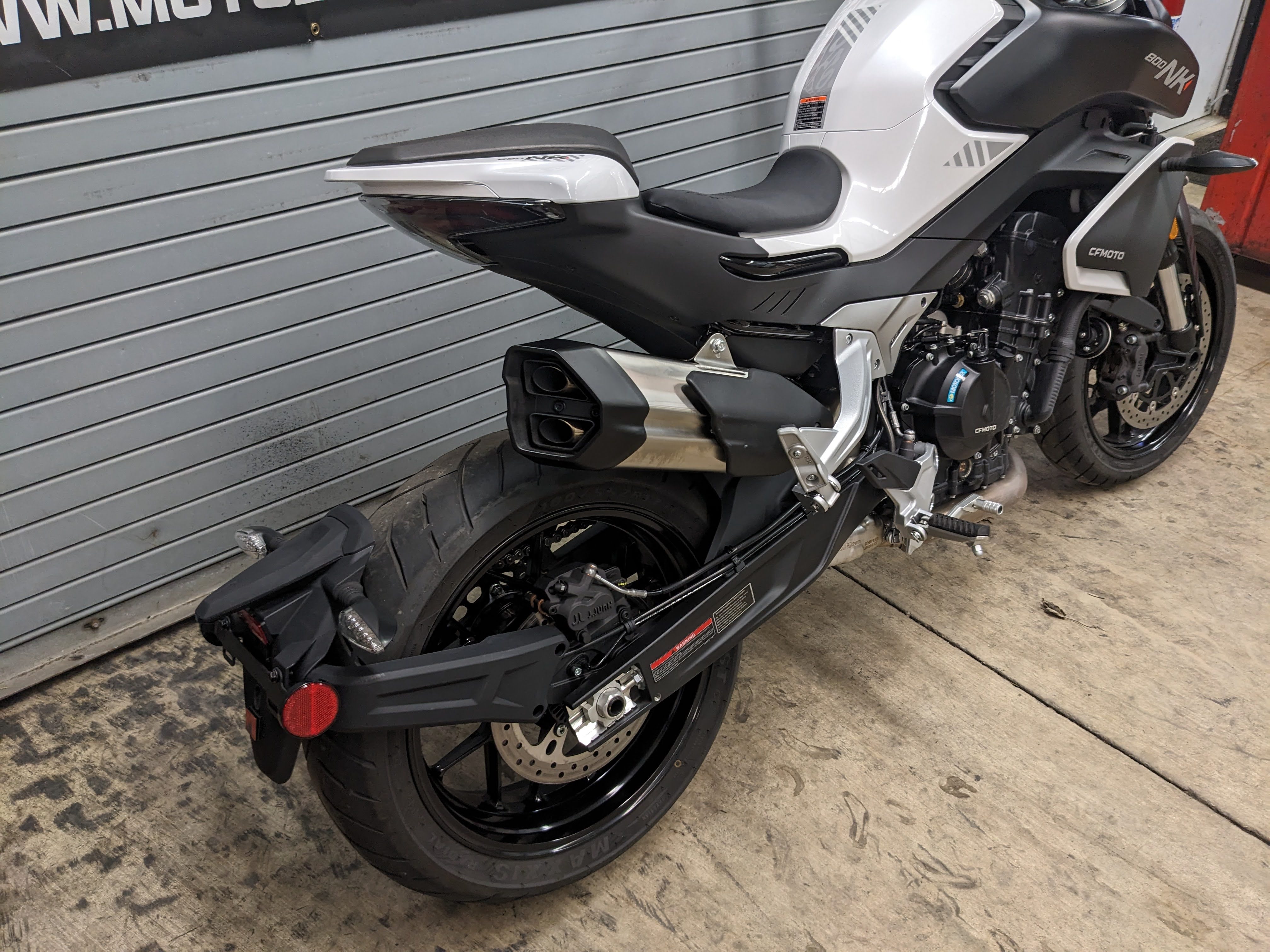 2024 CFMOTO 800 NK - Photo 2