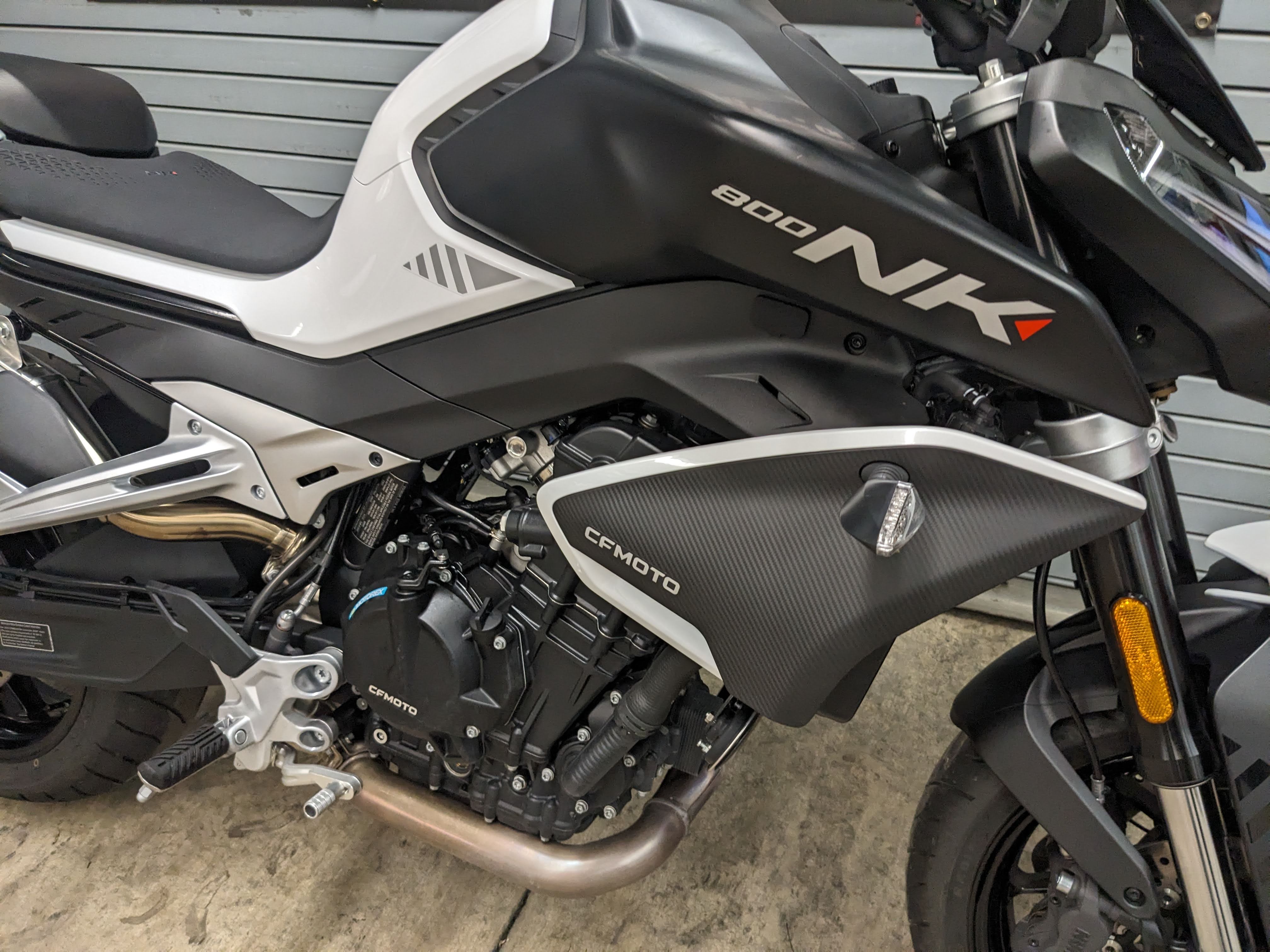 2024 CFMOTO 800 NK - Photo 4