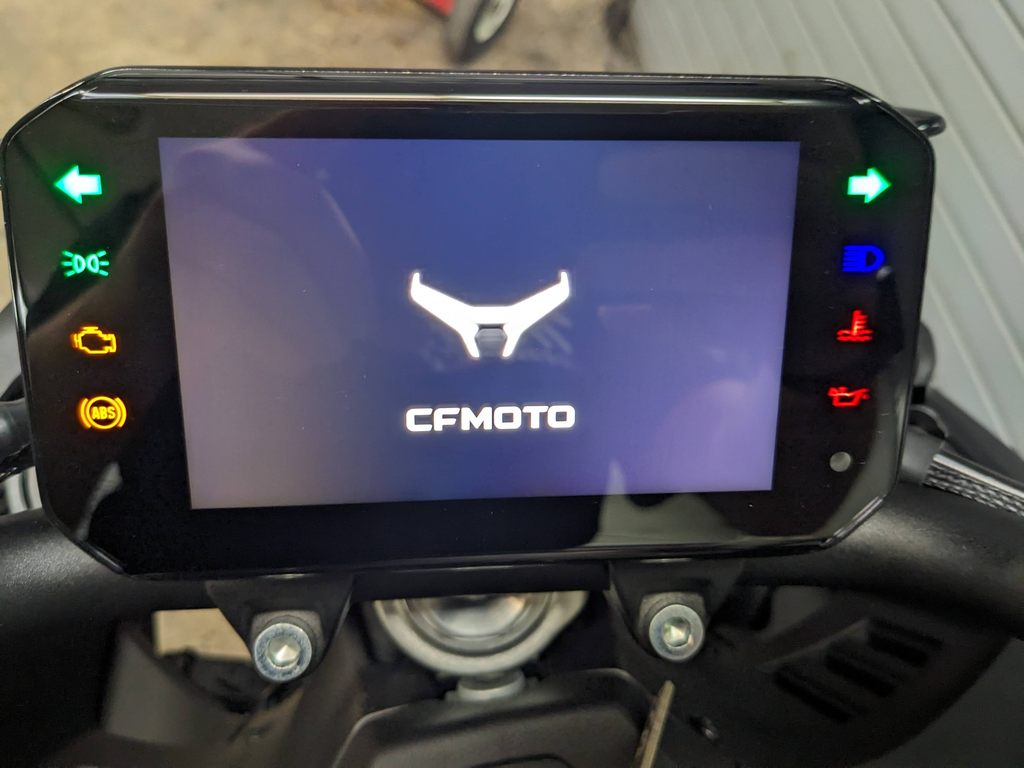 2024 CFMOTO 800 NK - Photo 9