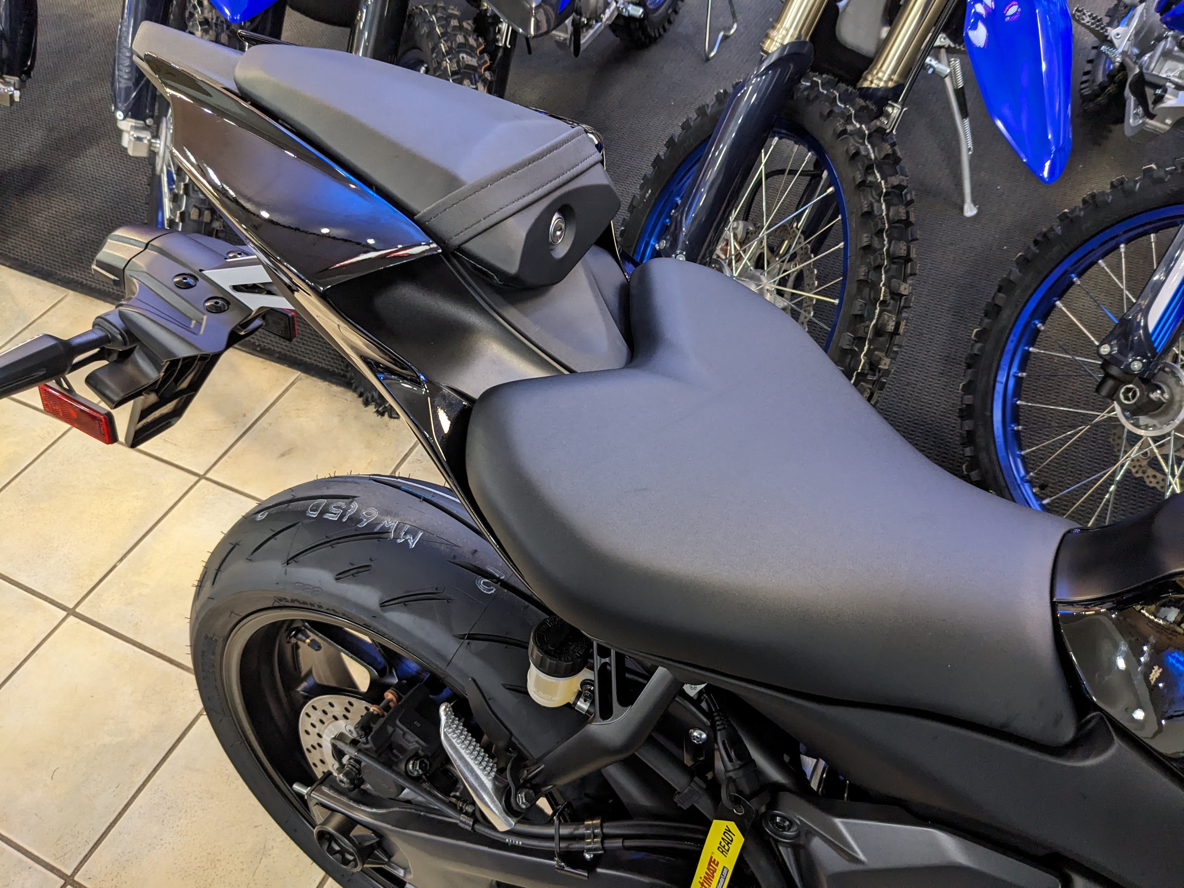 2025 Yamaha YZF-R7 - Photo 4
