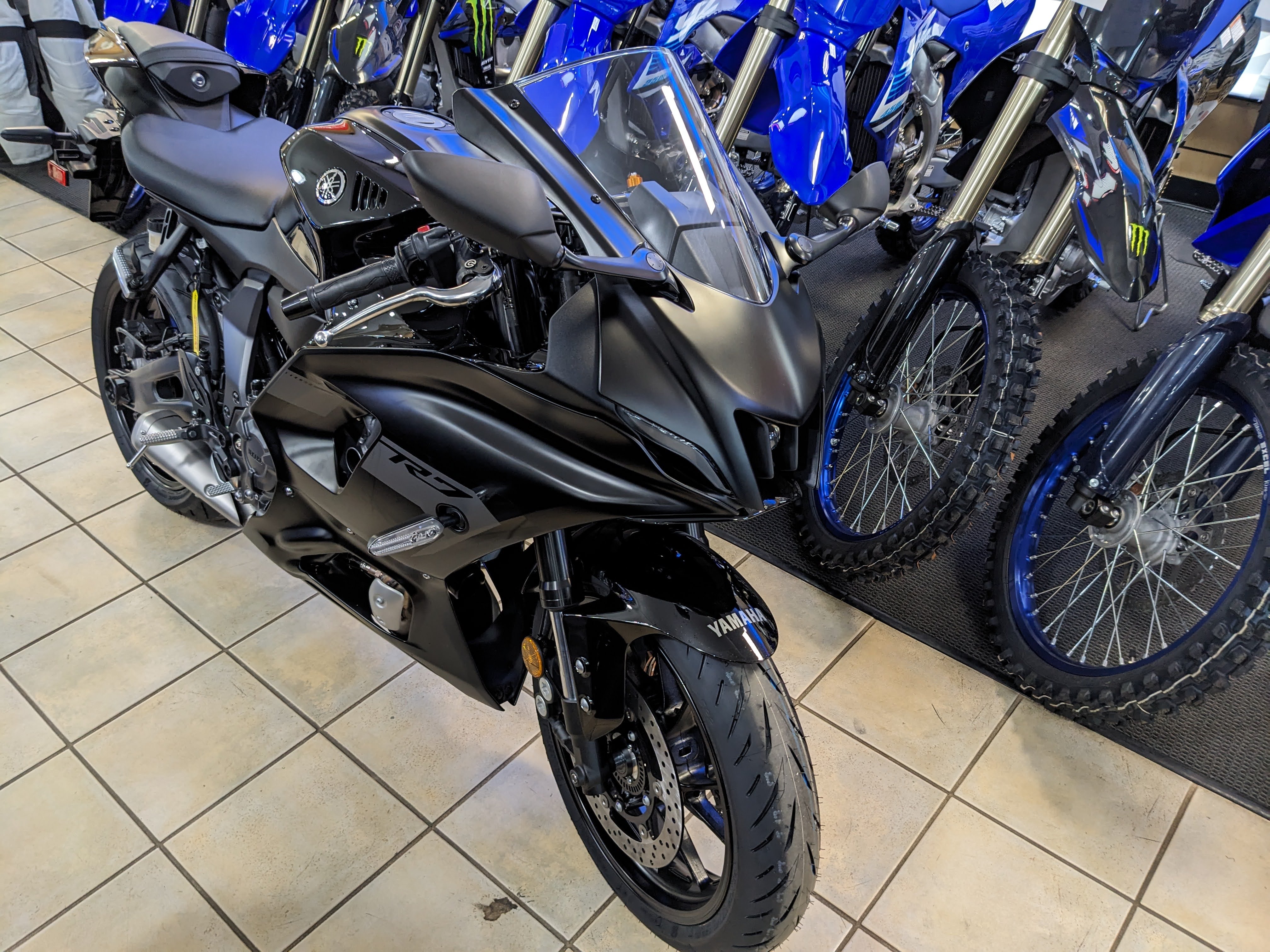 2025 Yamaha YZF-R7 - Photo 5