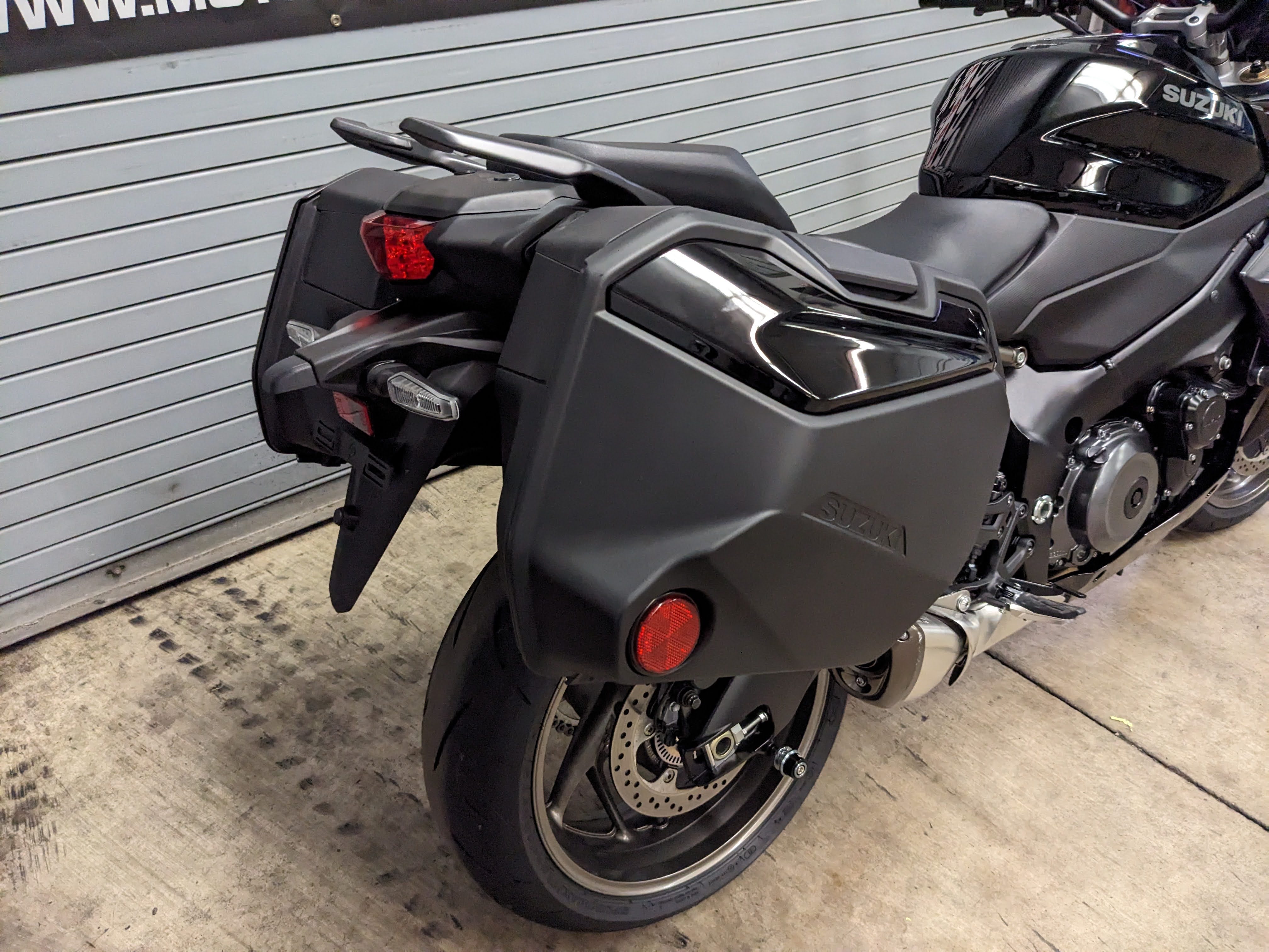 2024 Suzuki GSX-S 1000 GT+ - Photo 2