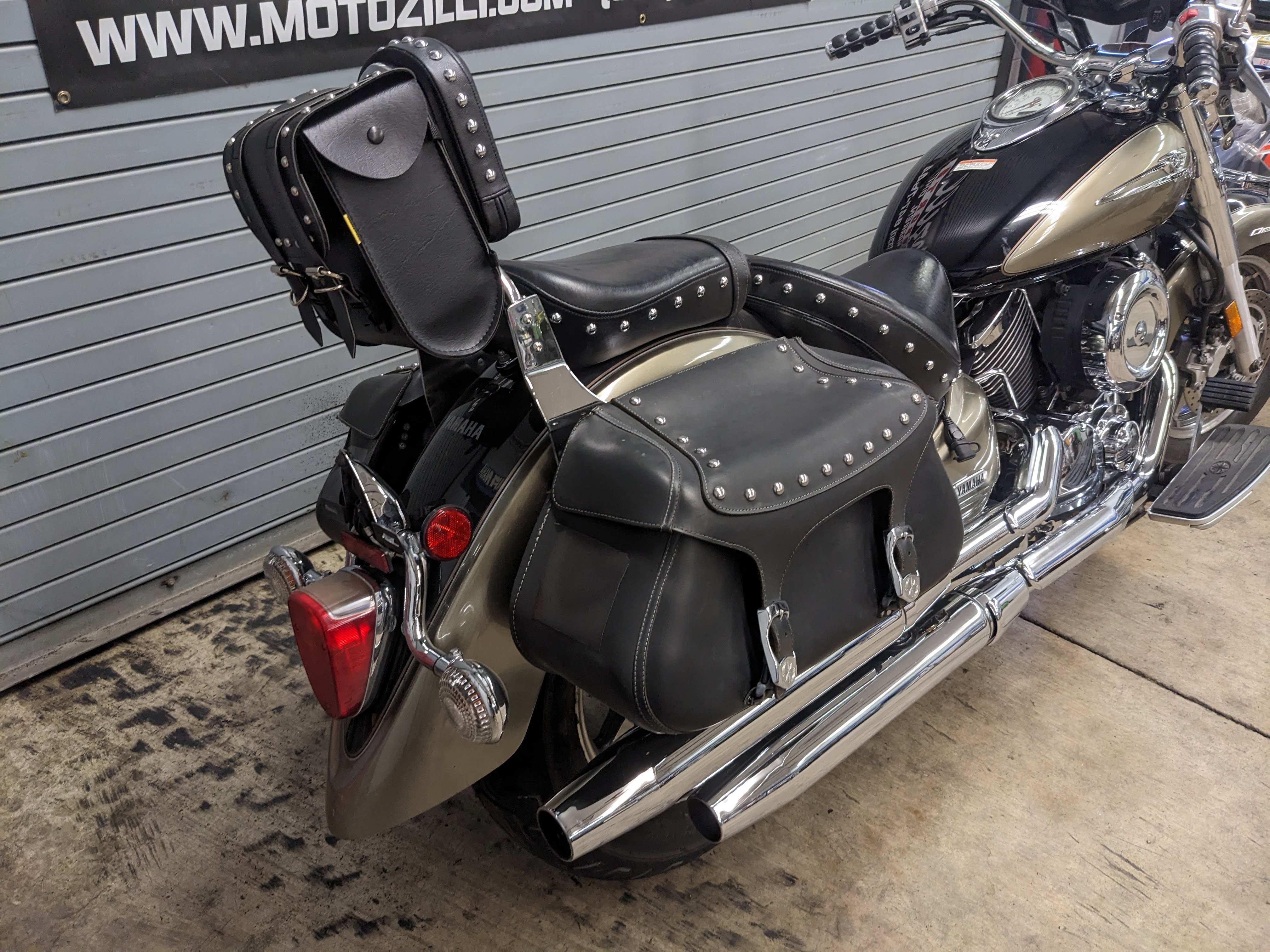 2005 Yamaha V Star 1100 Silverado - Photo 2