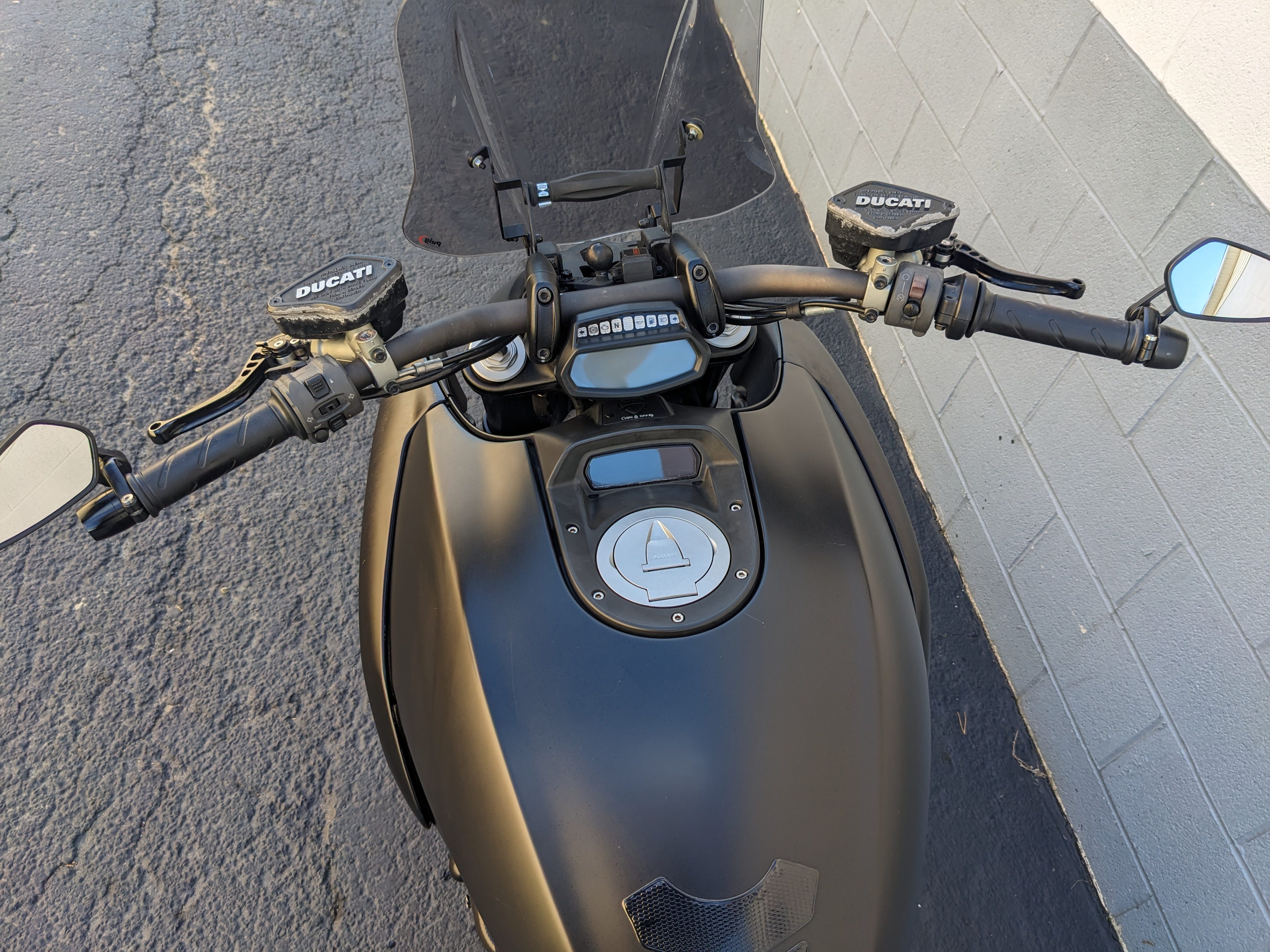 2015 Ducati Diavel - Photo 8
