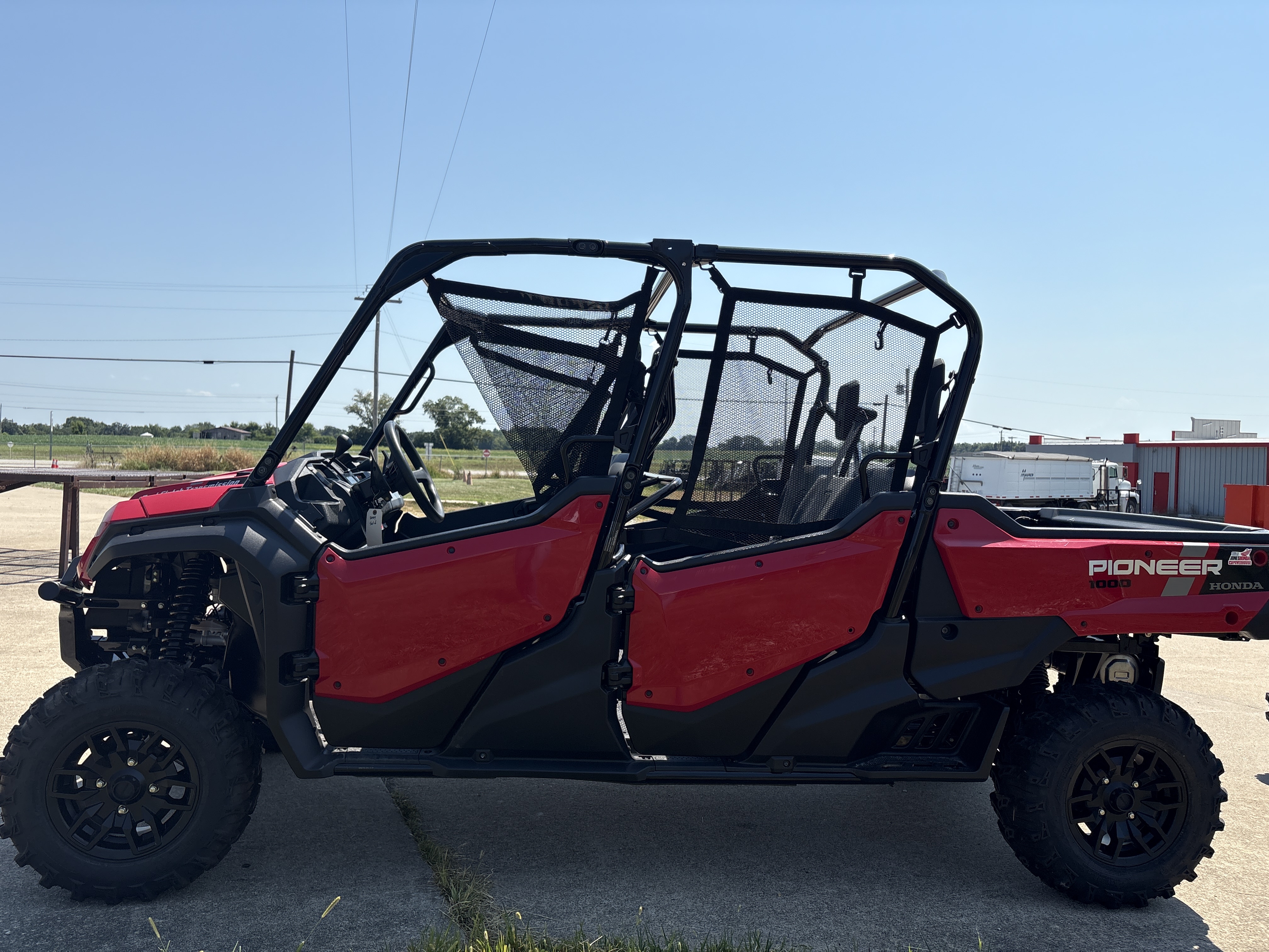 2024 Honda PIONEER 1000-6 DLX CRE Deluxe