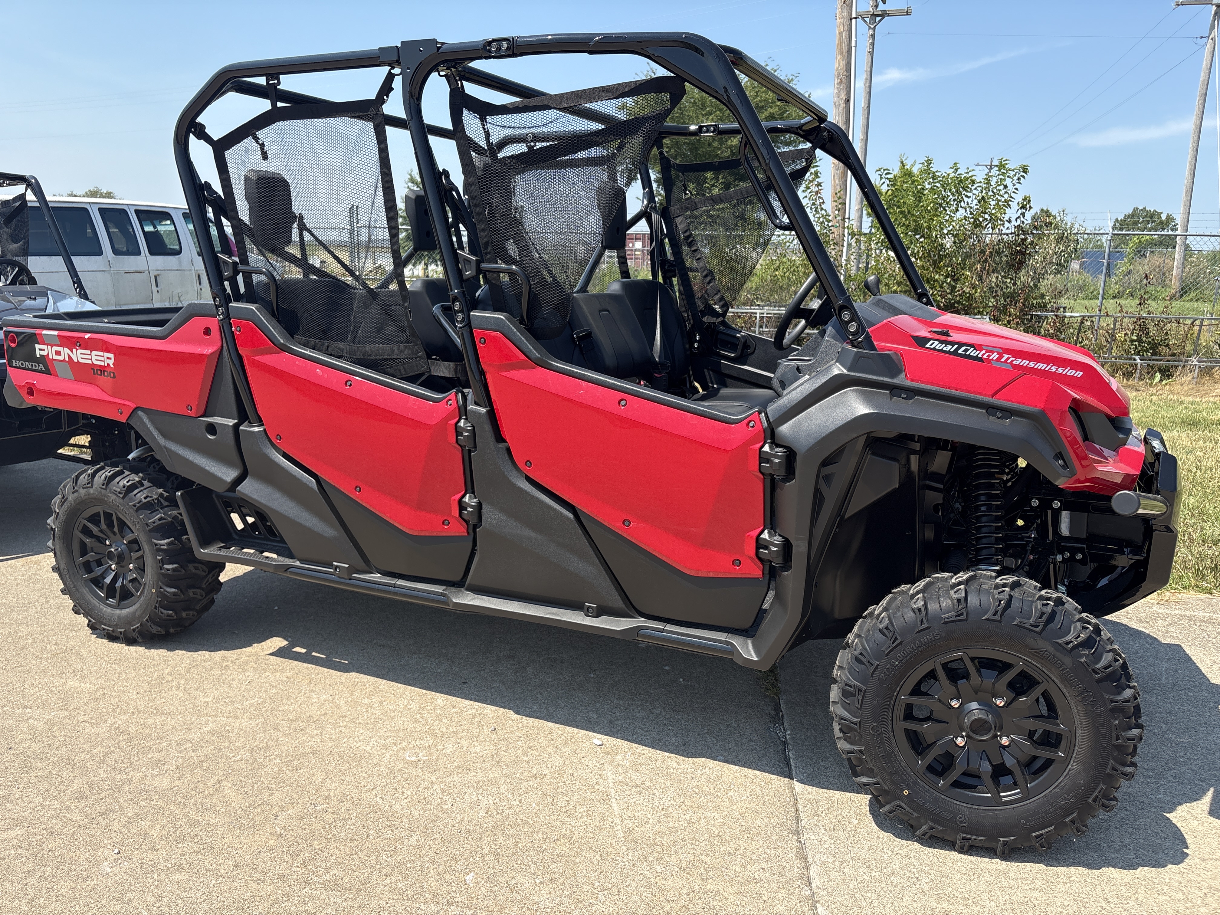 2024 Honda PIONEER 1000-6 DLX CRE Deluxe - Photo 3