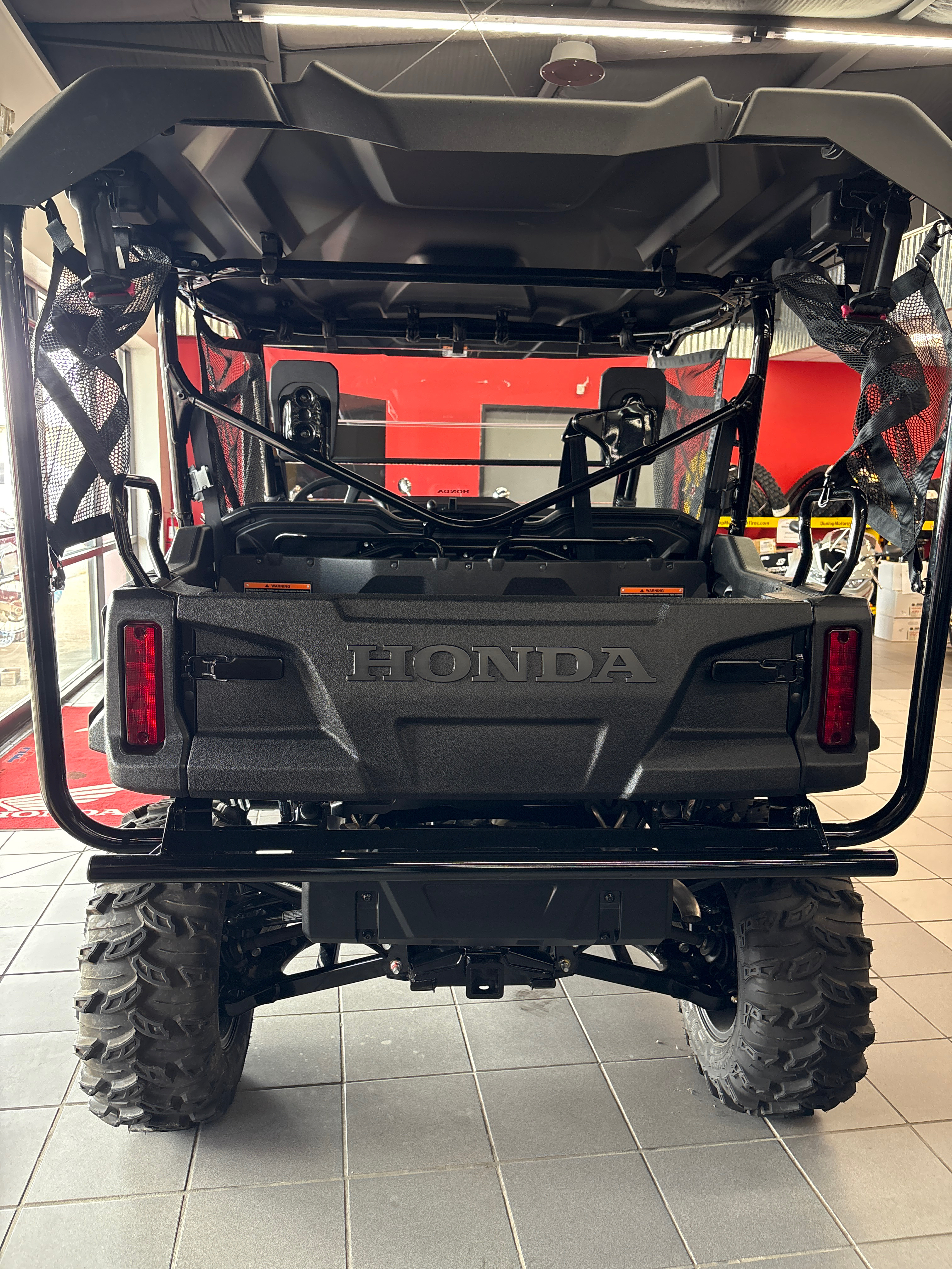 2025 Honda Pioneer 1000-5 Deluxe - Photo 4
