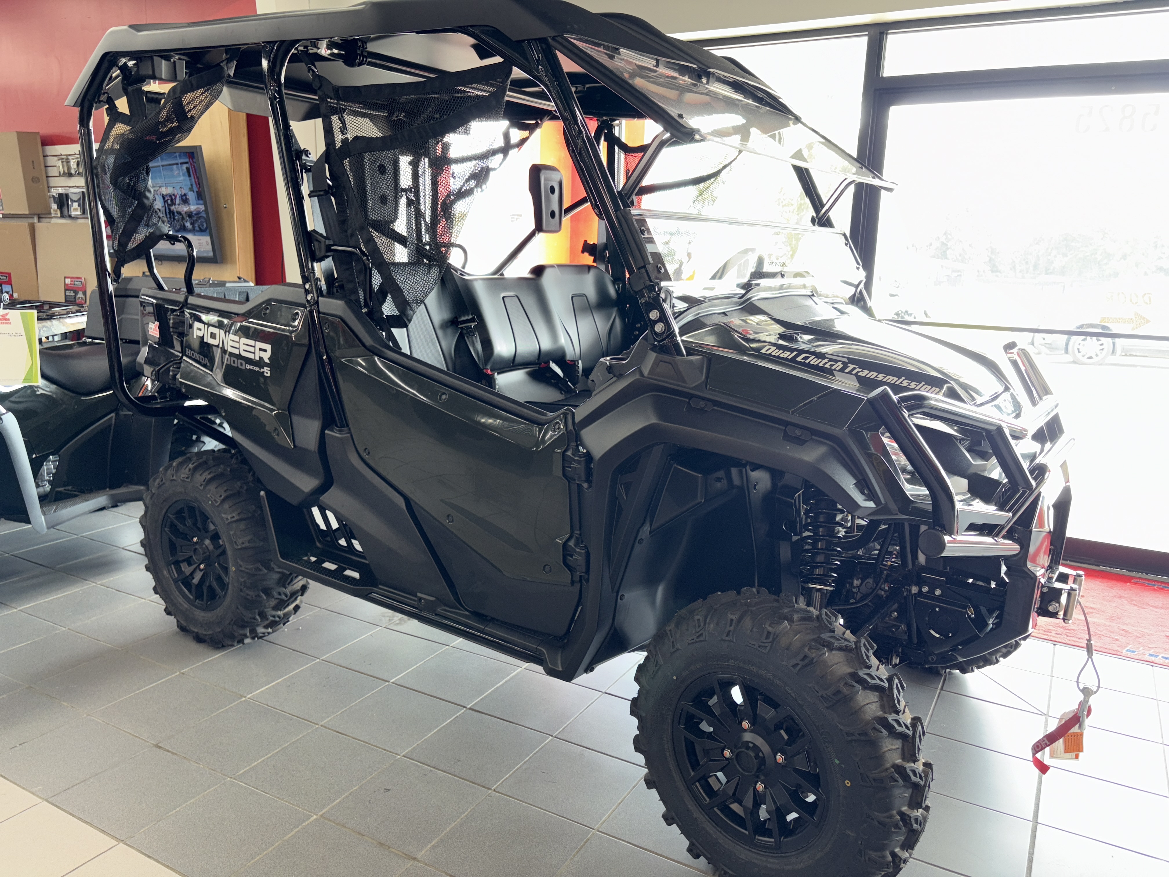 2025 Honda Pioneer 1000-5 Deluxe - Photo 2