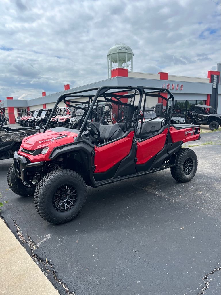 2025 Honda Pioneer 1000-6 Crew Deluxe