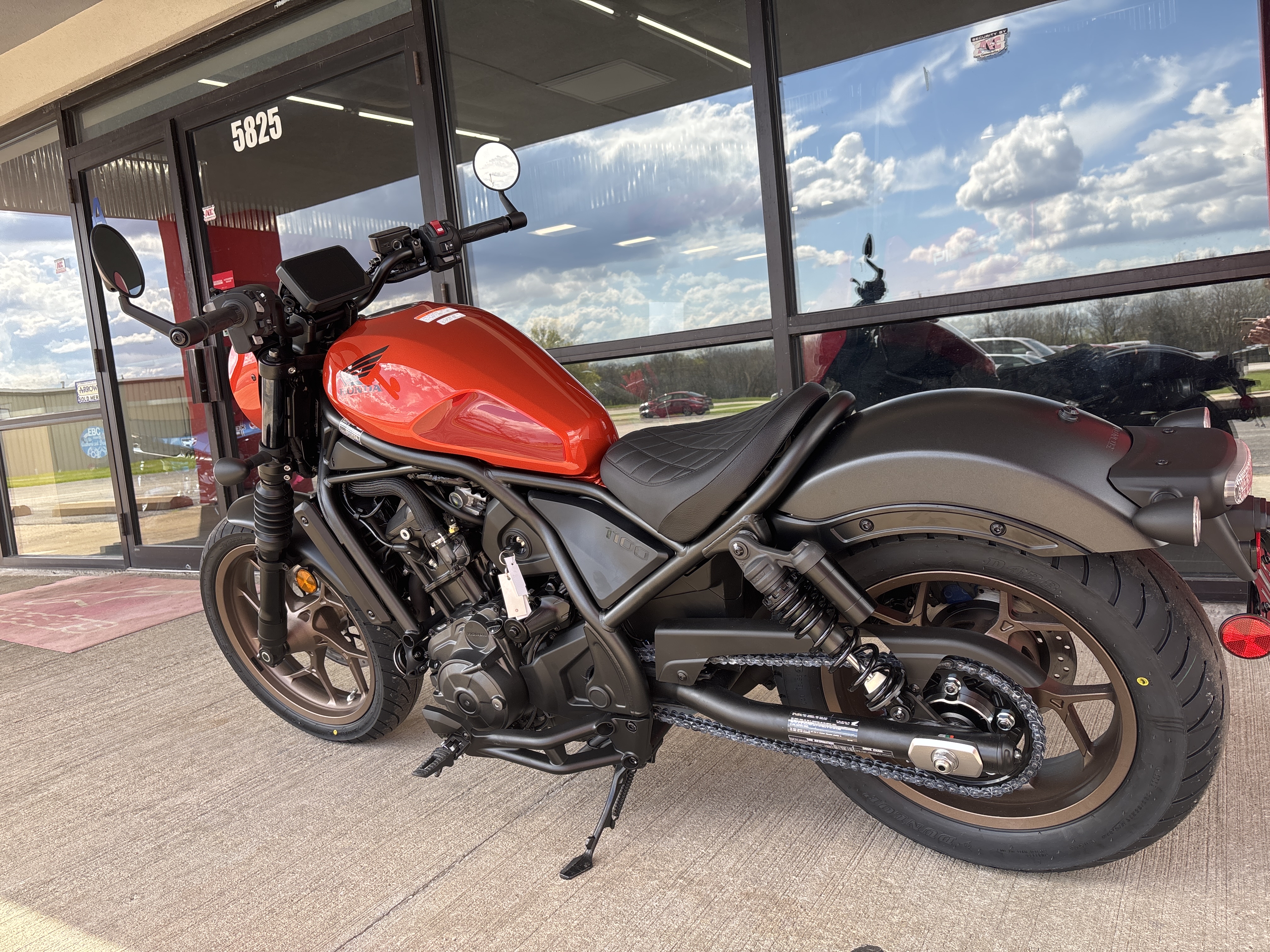 2025 Honda Rebel® 1100 DCT SE - Photo 3