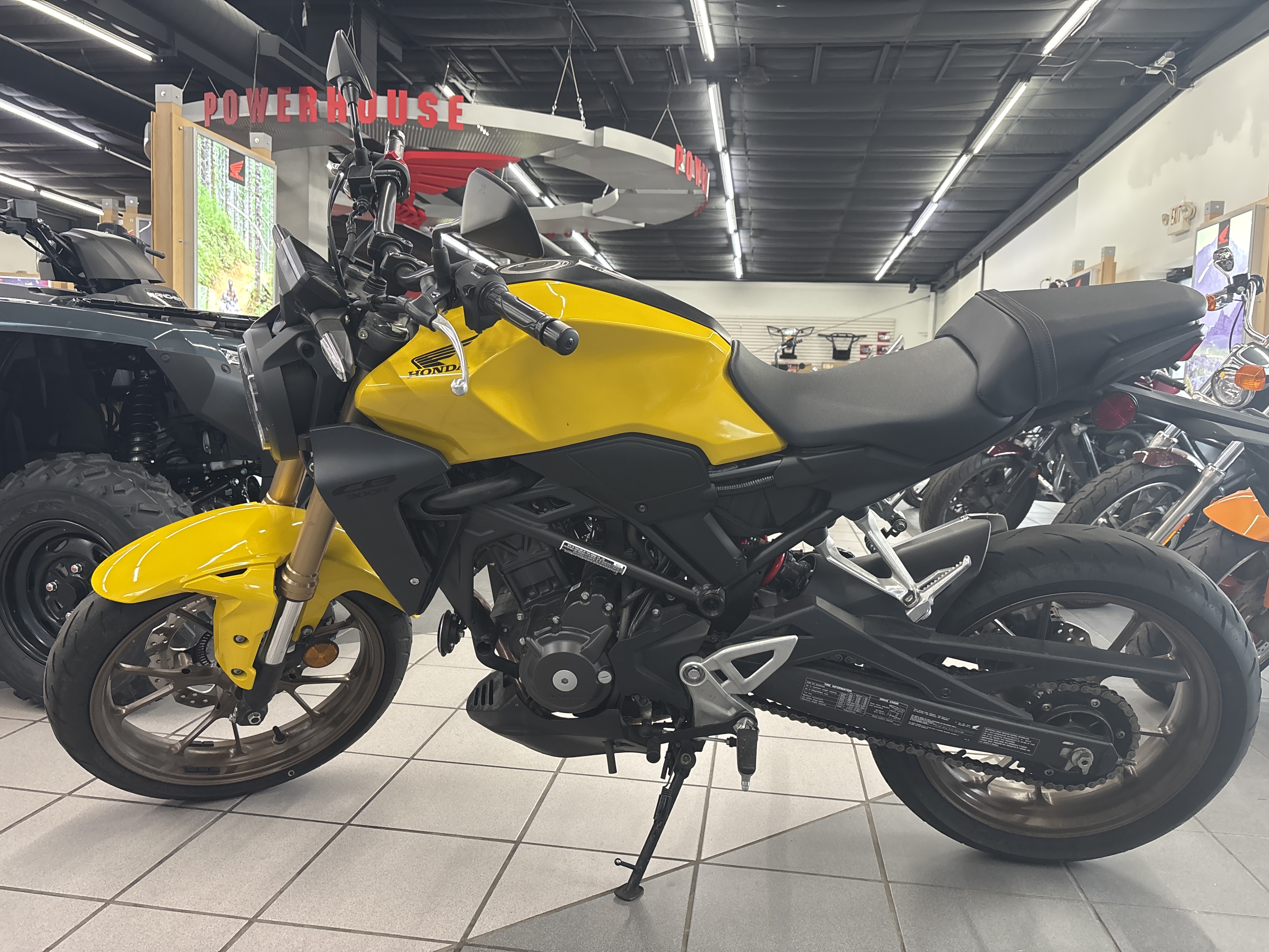 2024 Honda CB300R ABS - Photo 2
